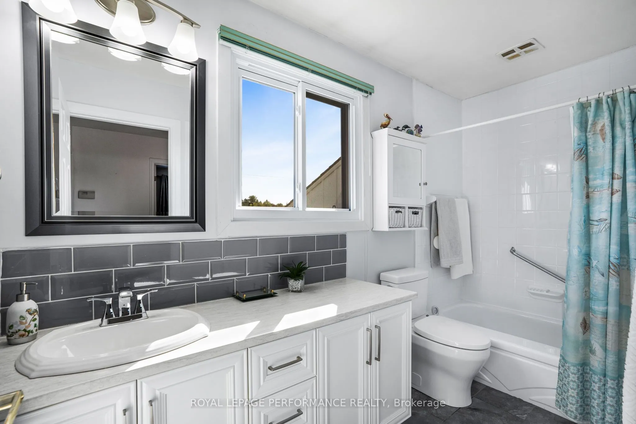 454 West Street W