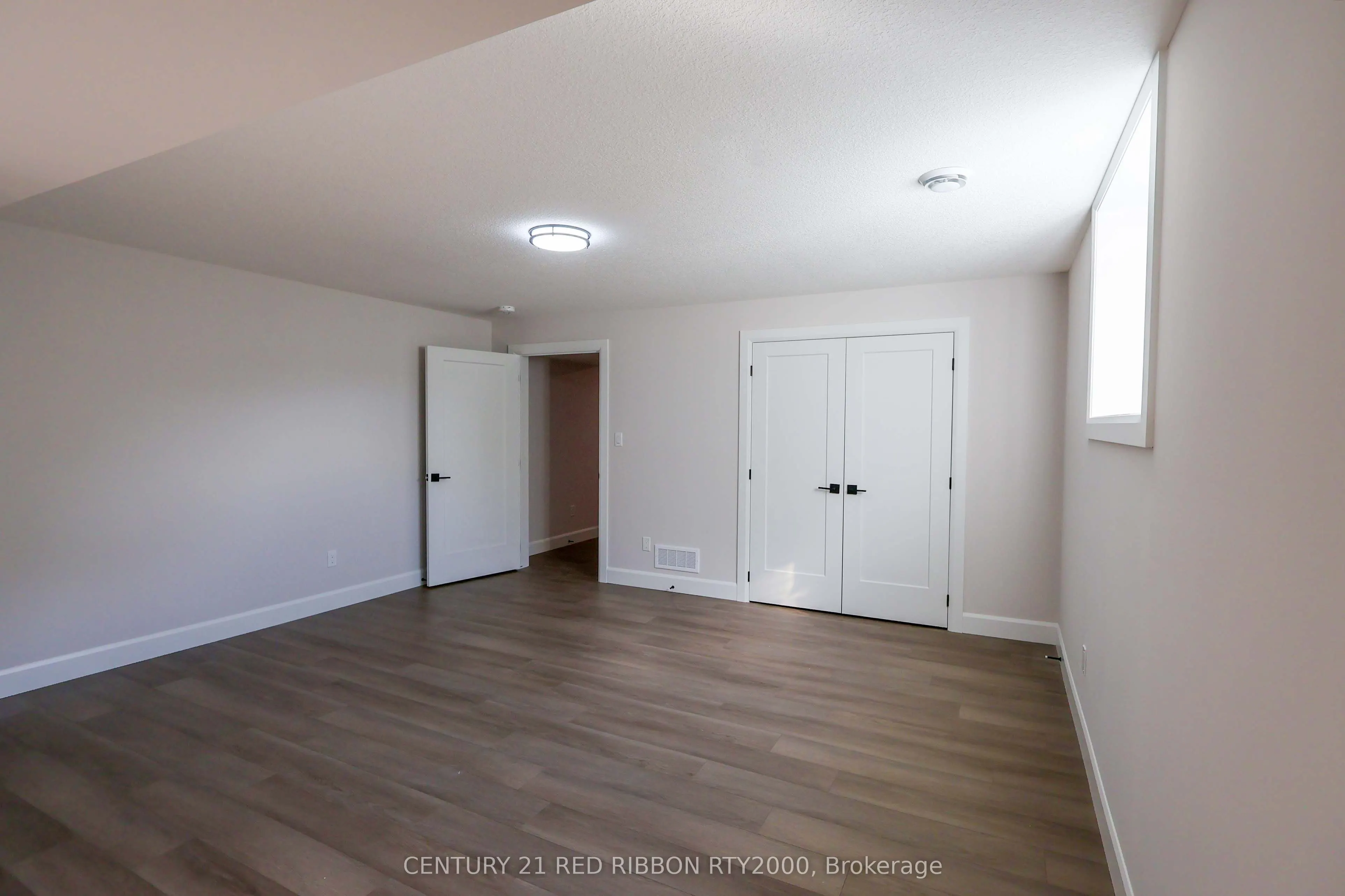 430 Head Street N, #22