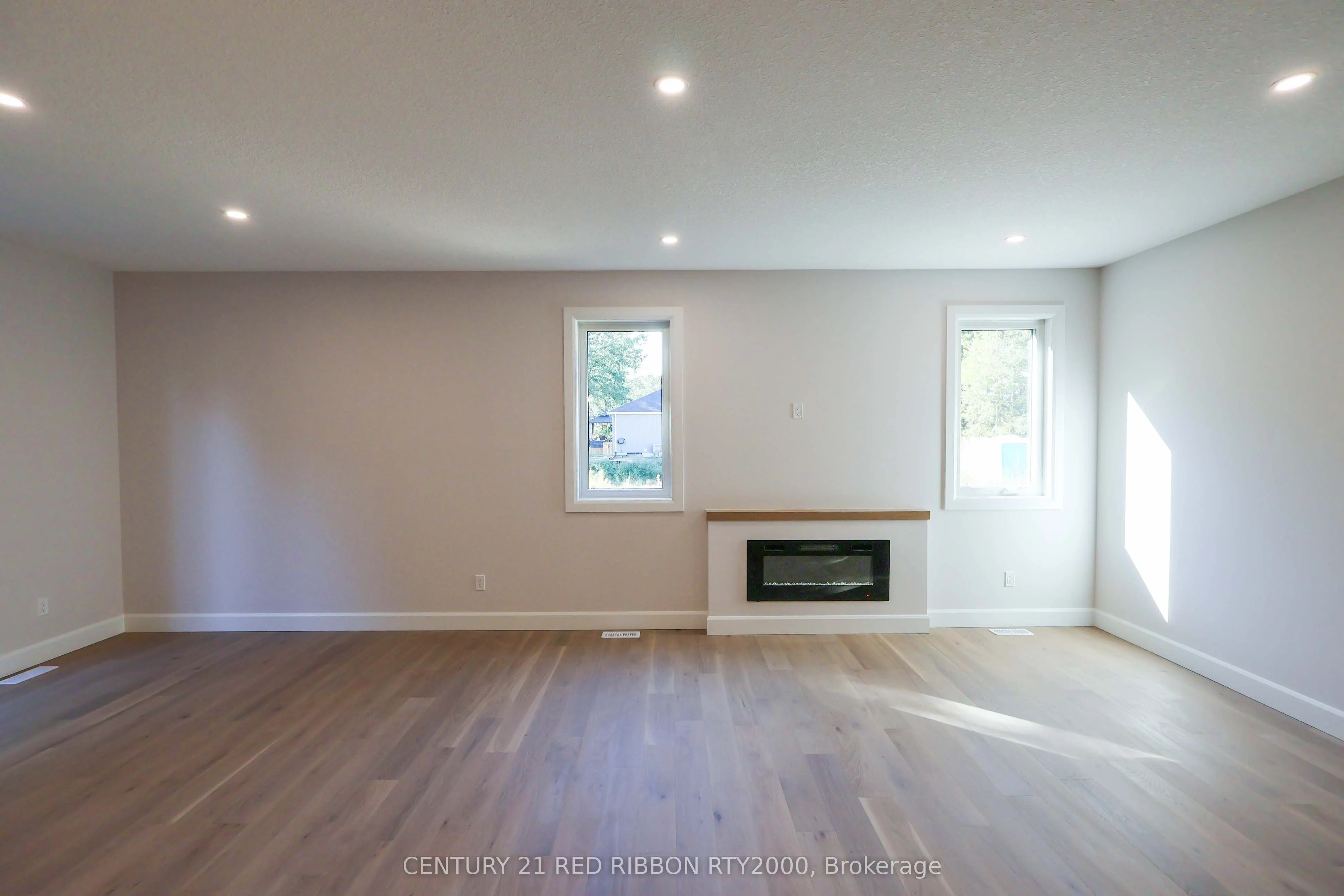 430 Head Street N, #22