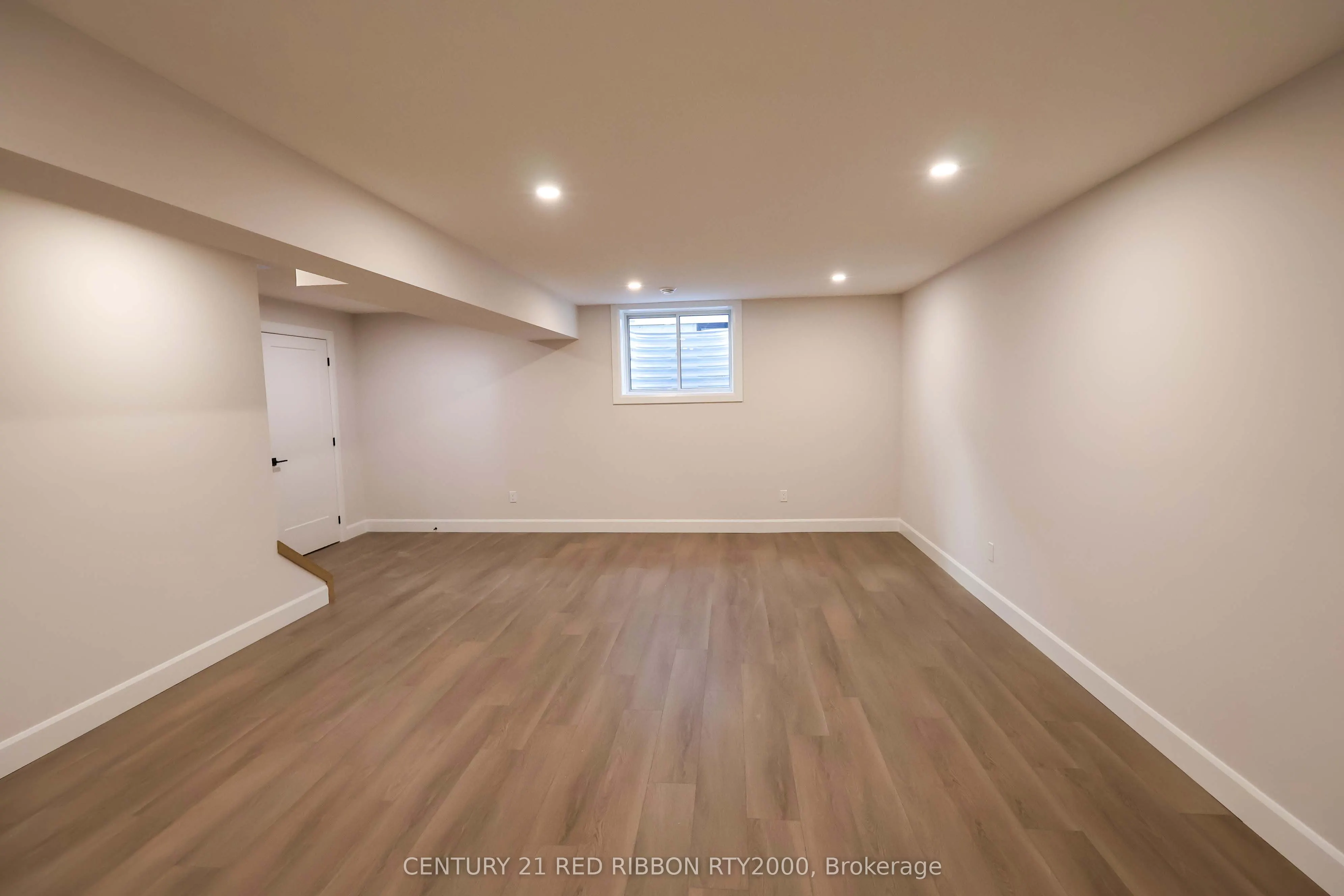 430 Head Street N, #22