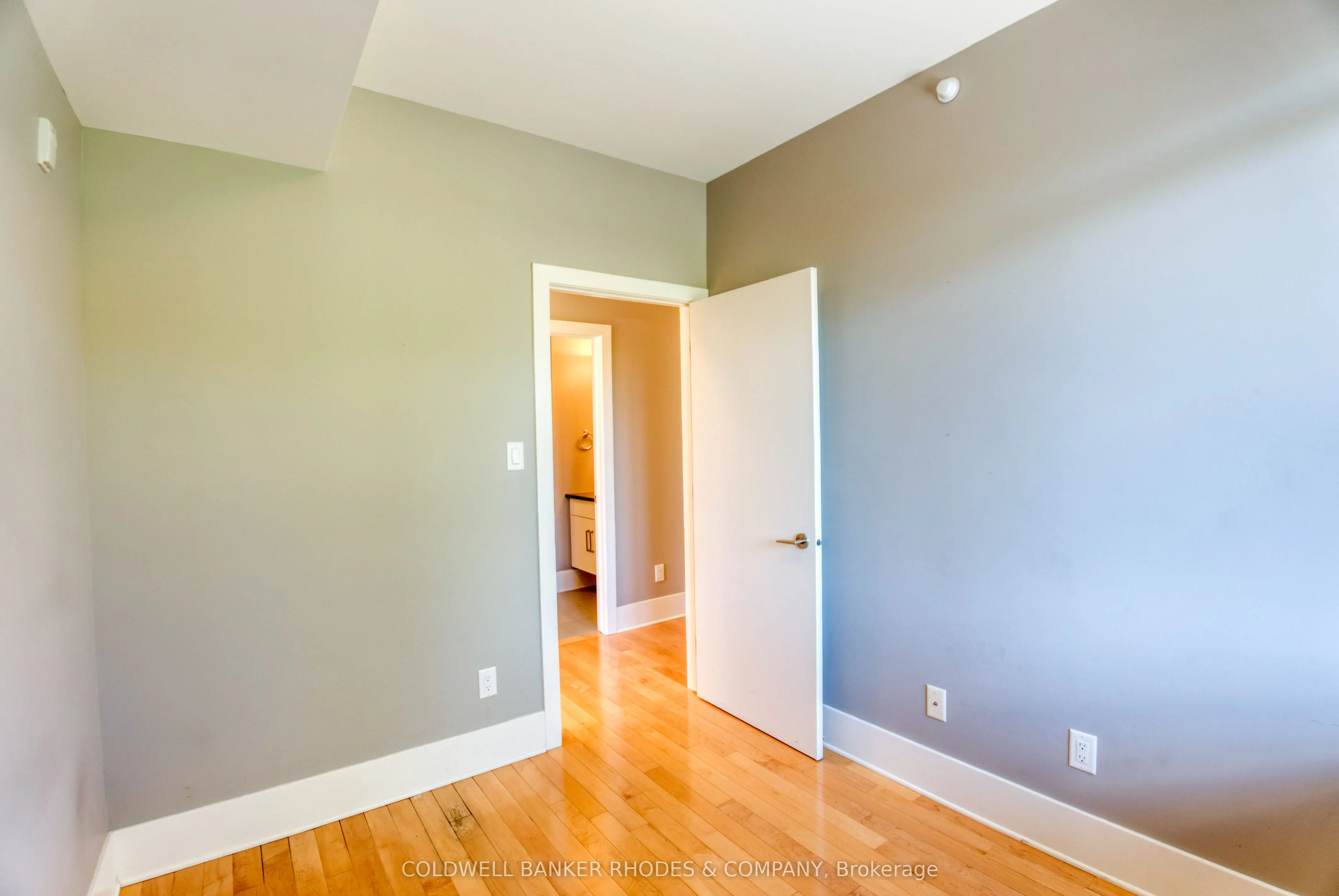 9 Chapleau Avenue, #302