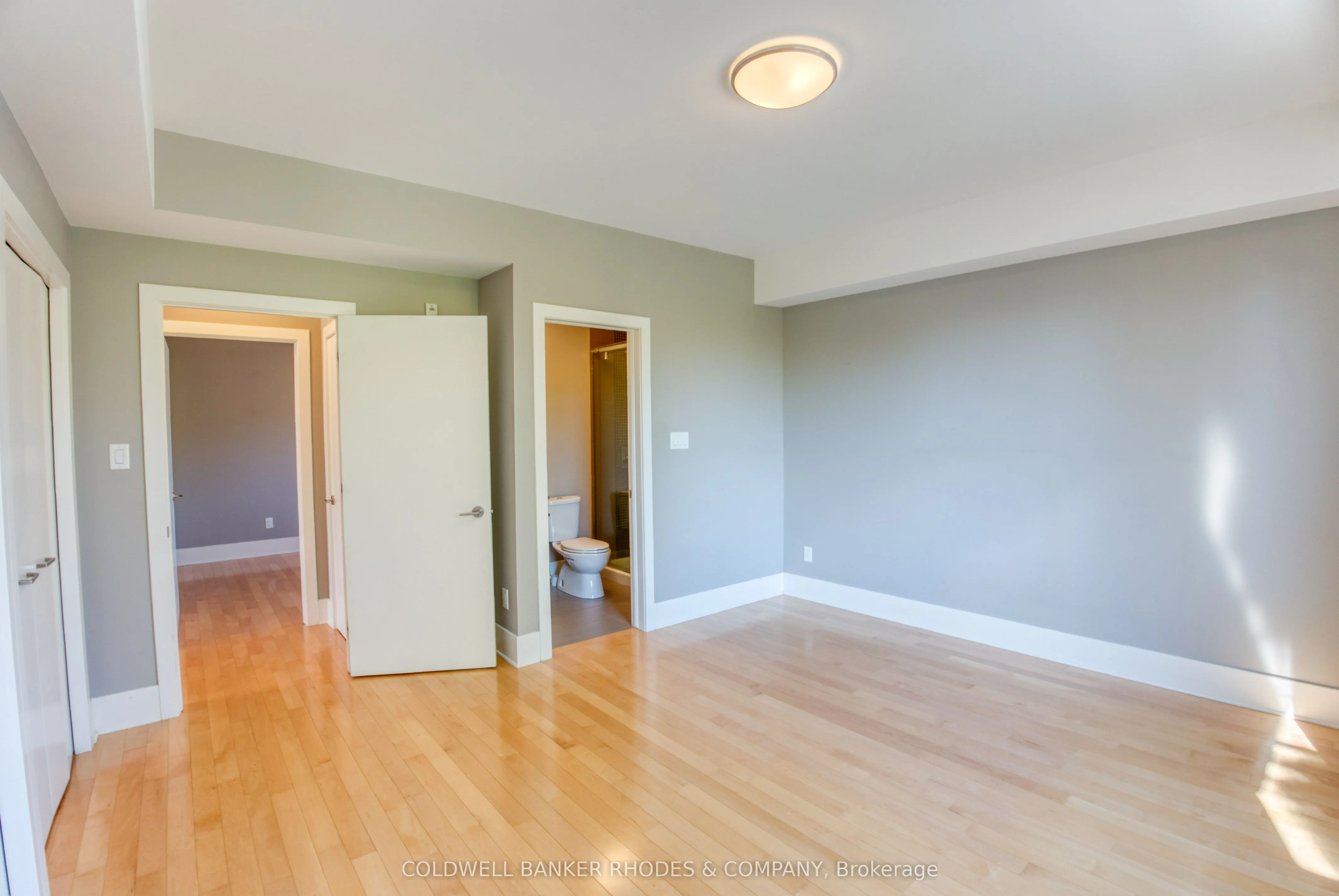 9 Chapleau Avenue, #302