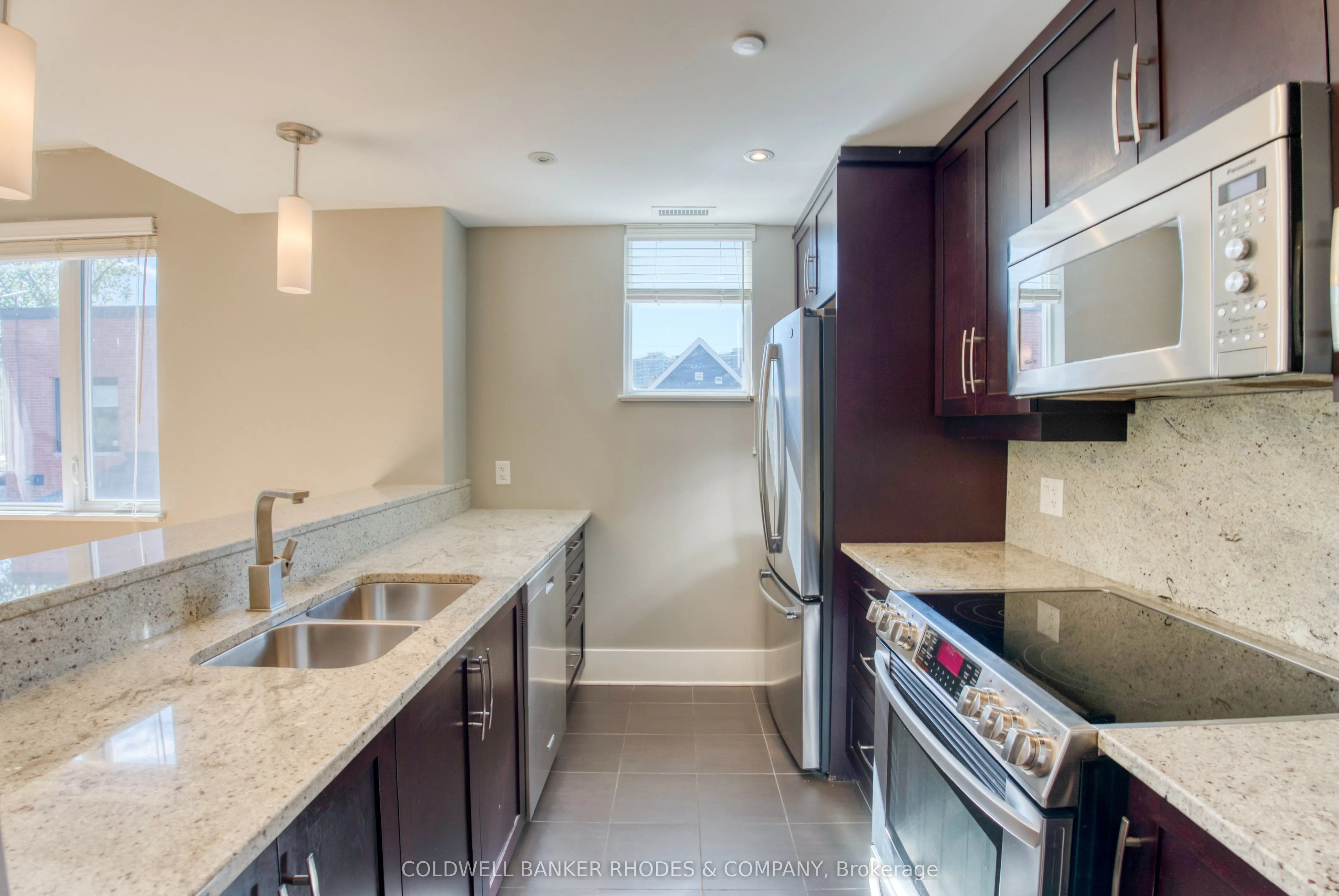 9 Chapleau Avenue, #302