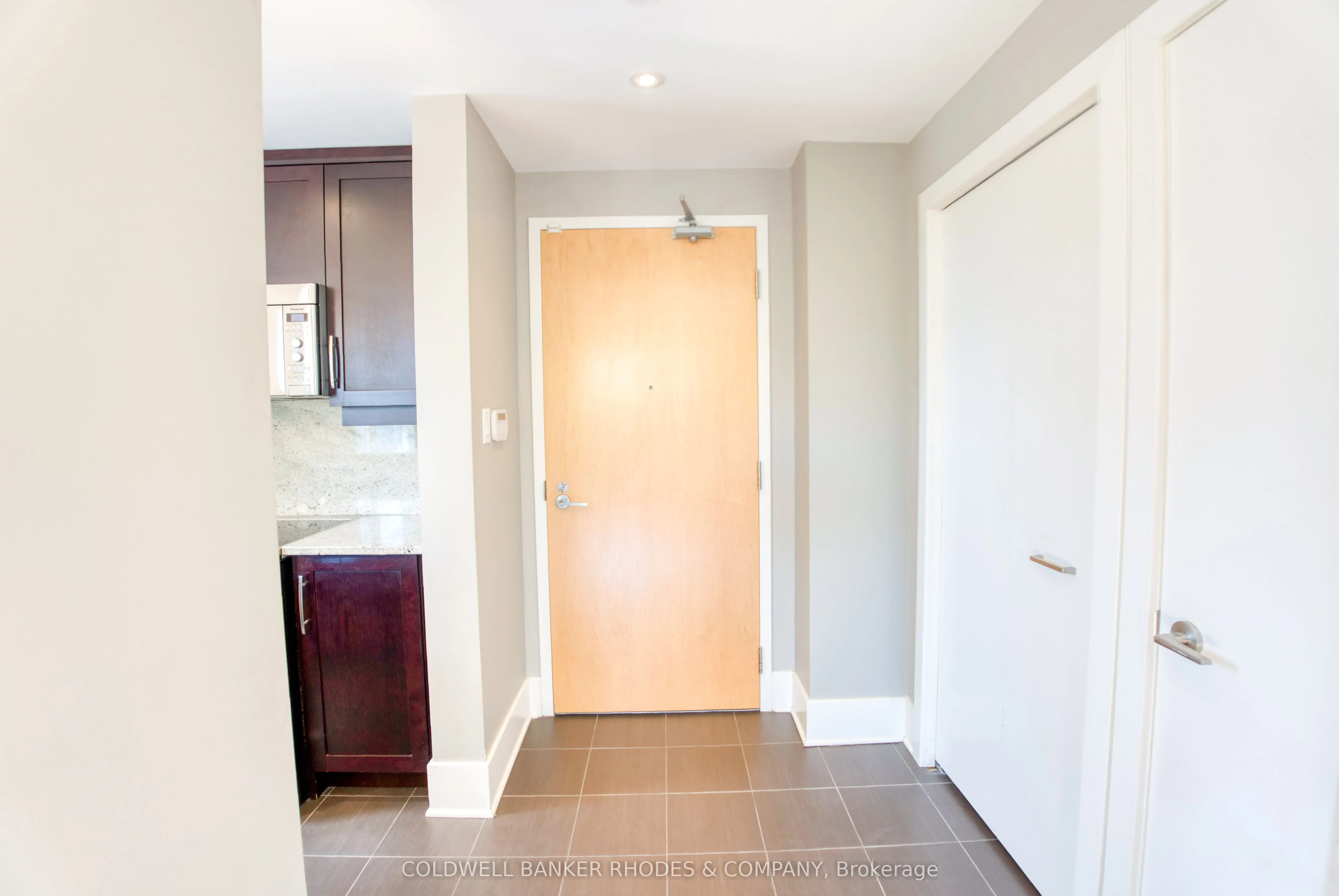 9 Chapleau Avenue, #302