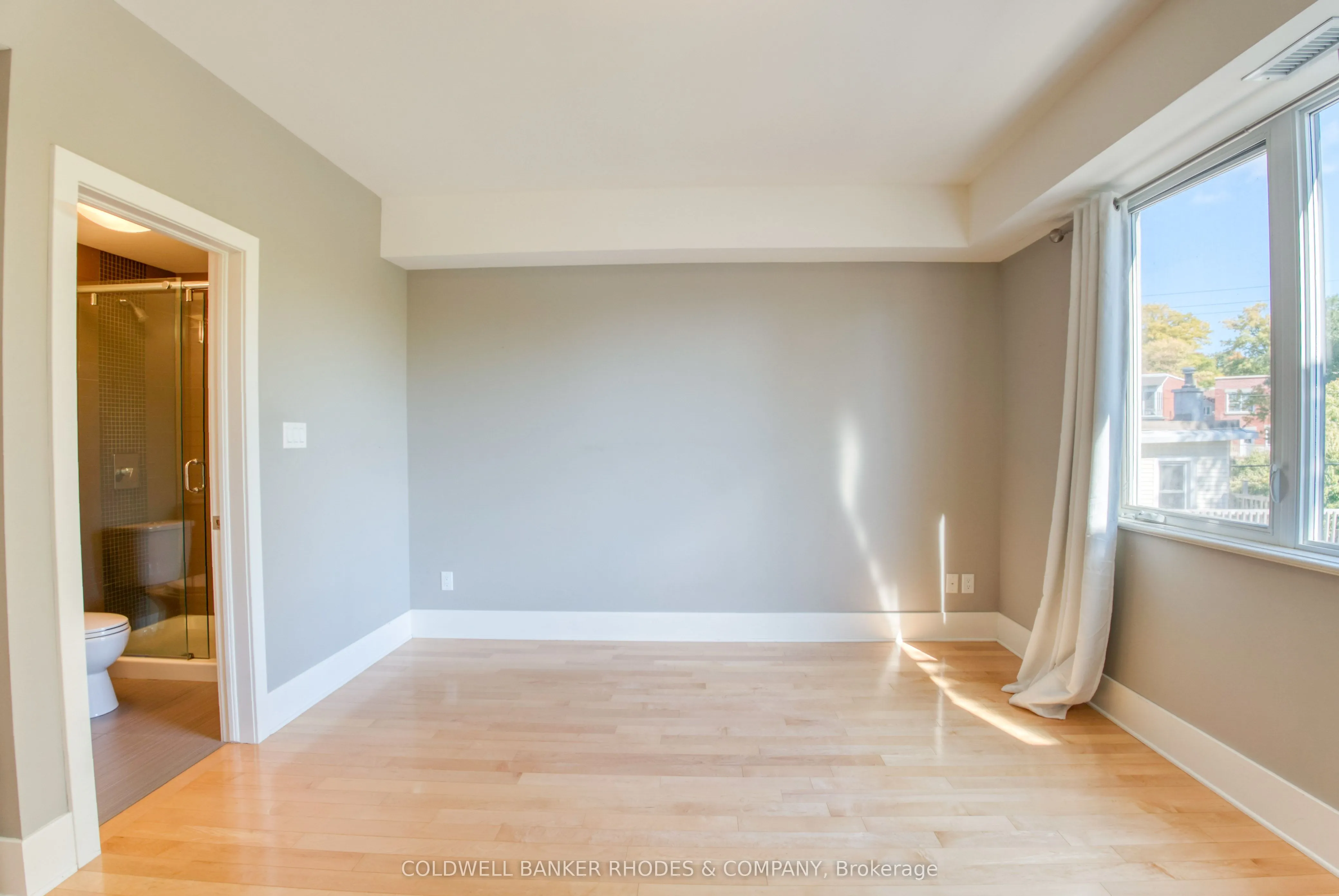 9 Chapleau Avenue, #302