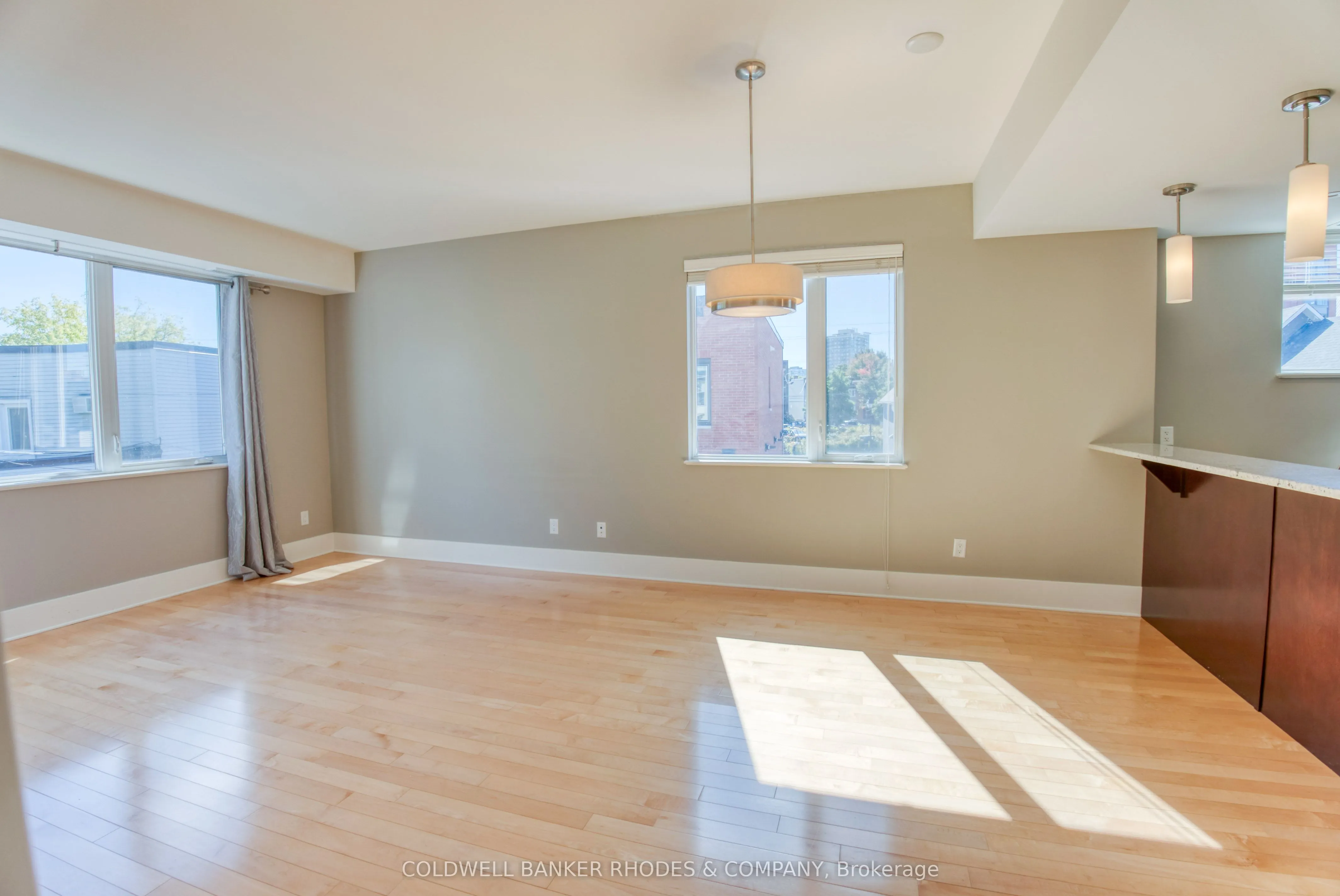 9 Chapleau Avenue, #302