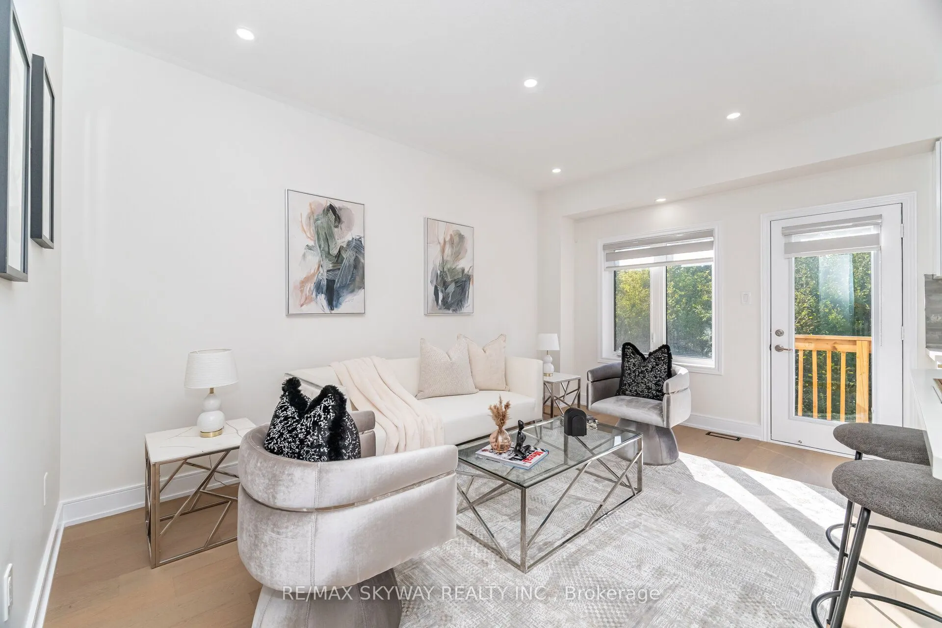 305 Garner Road W, #102