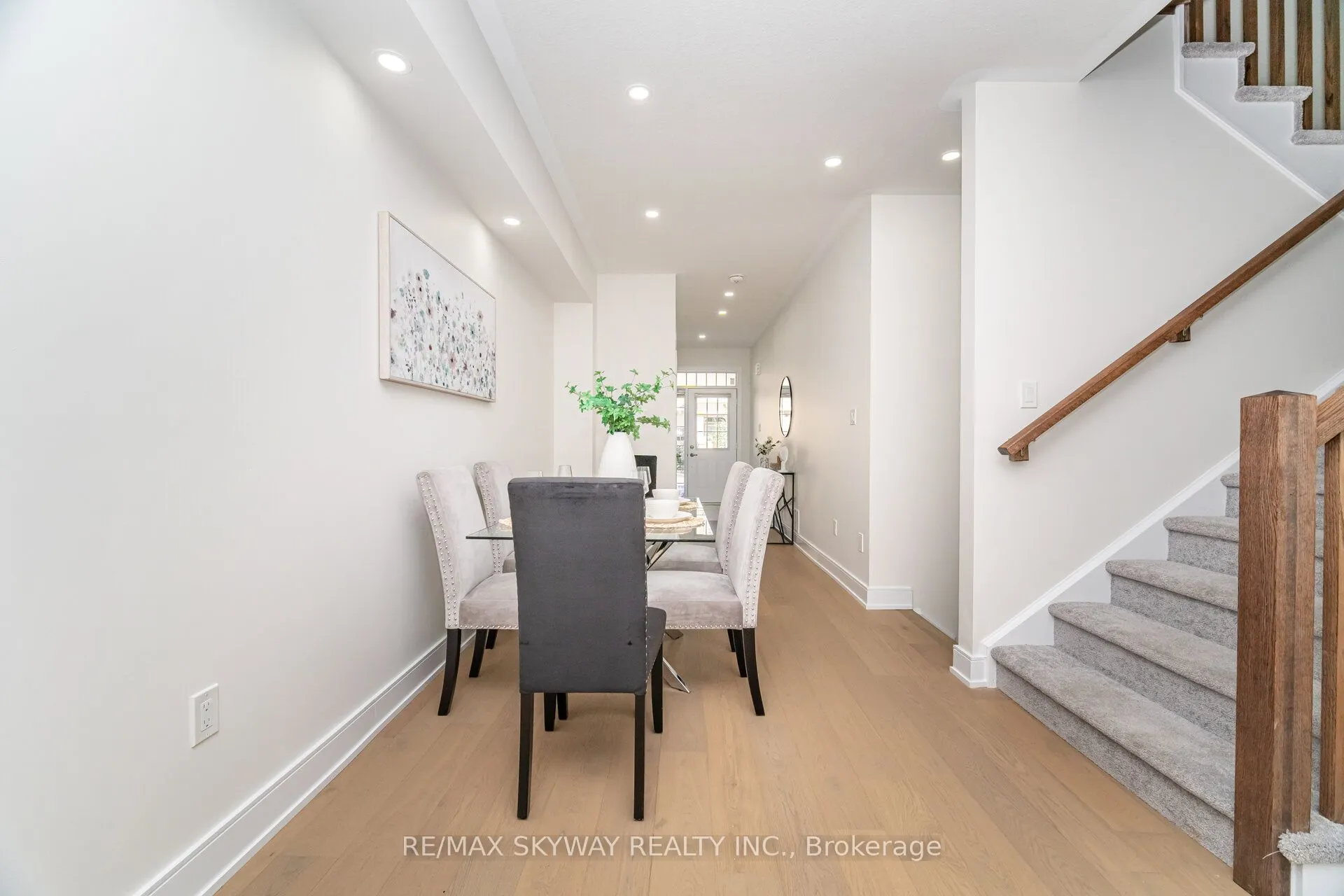 305 Garner Road W, #102