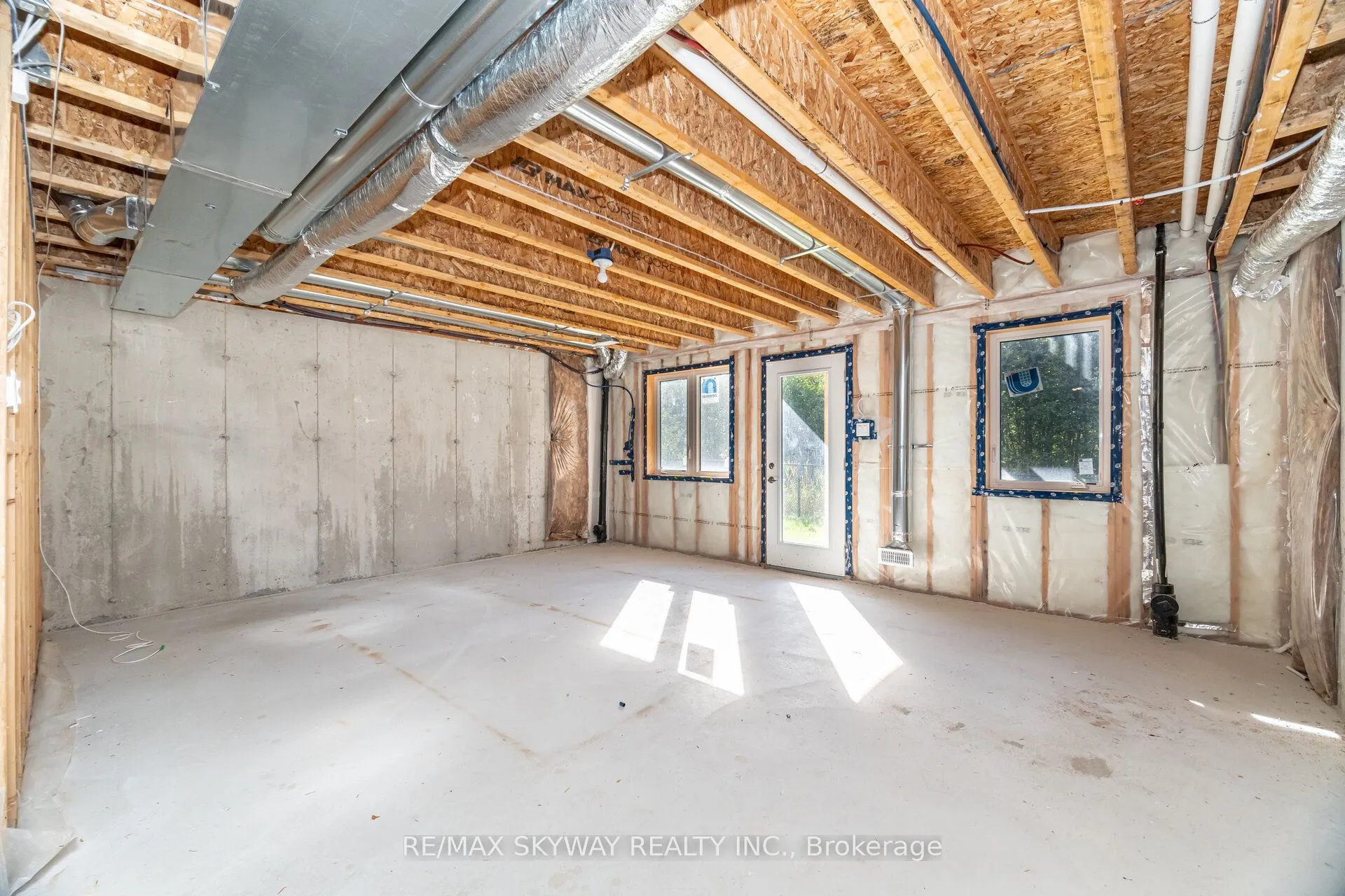305 Garner Road W, #102