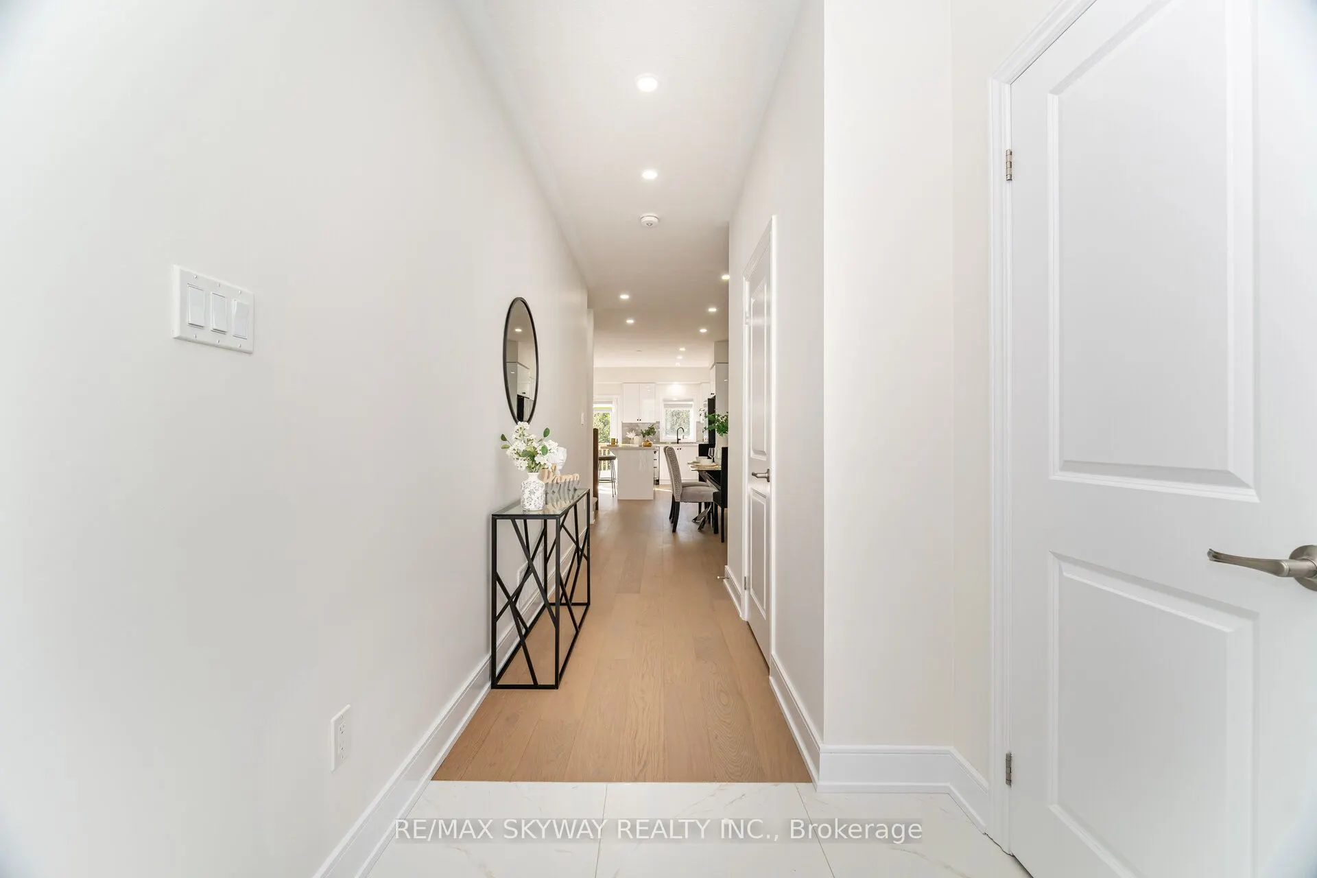 305 Garner Road W, #102