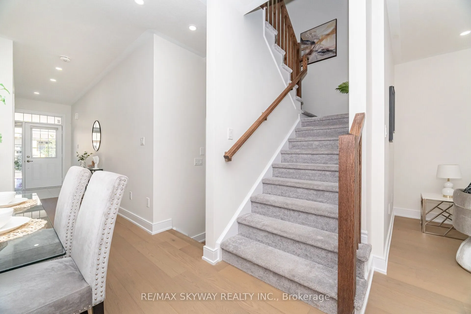 305 Garner Road W, #102