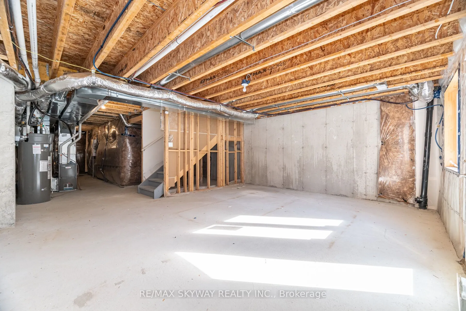 305 Garner Road W, #102