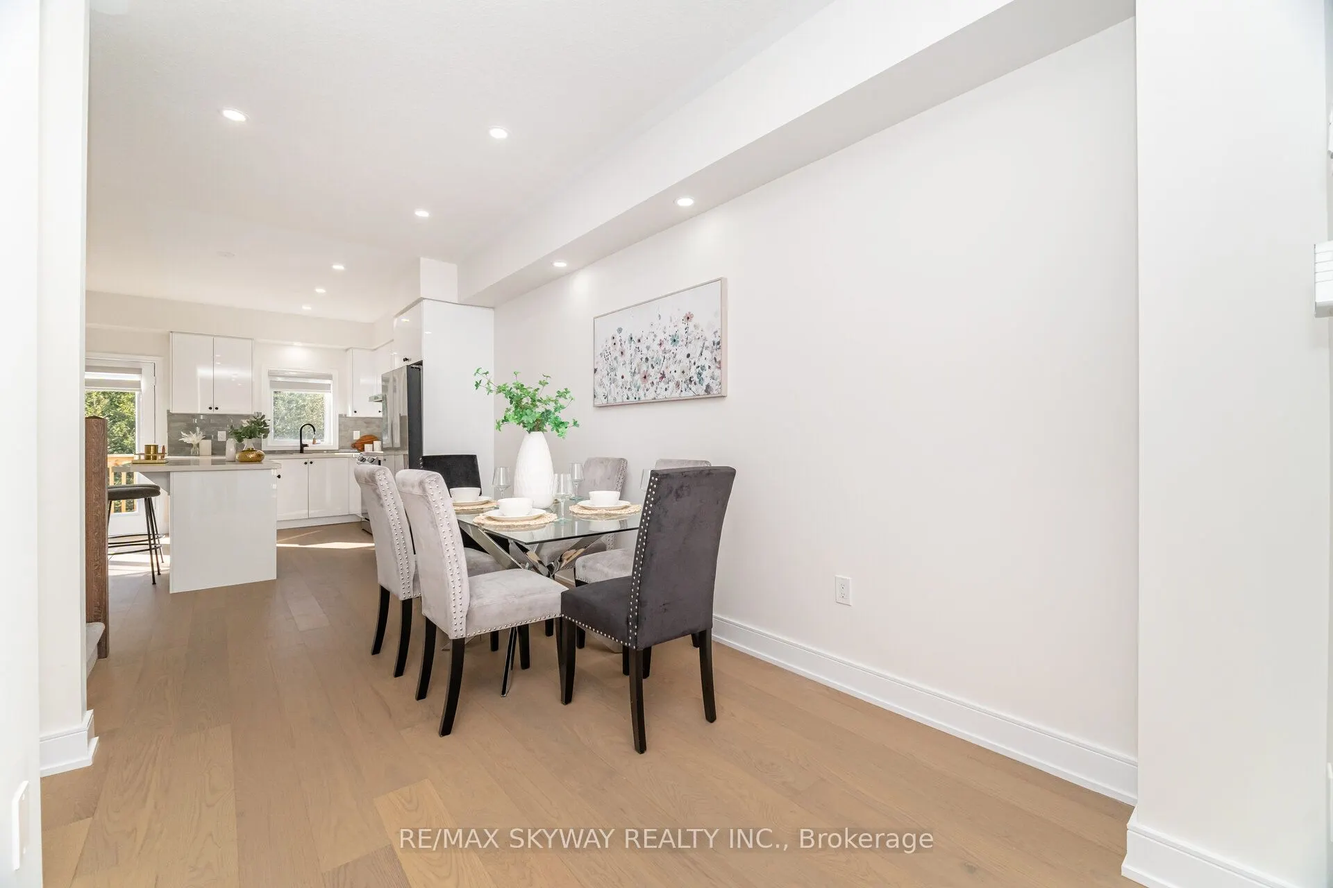 305 Garner Road W, #102