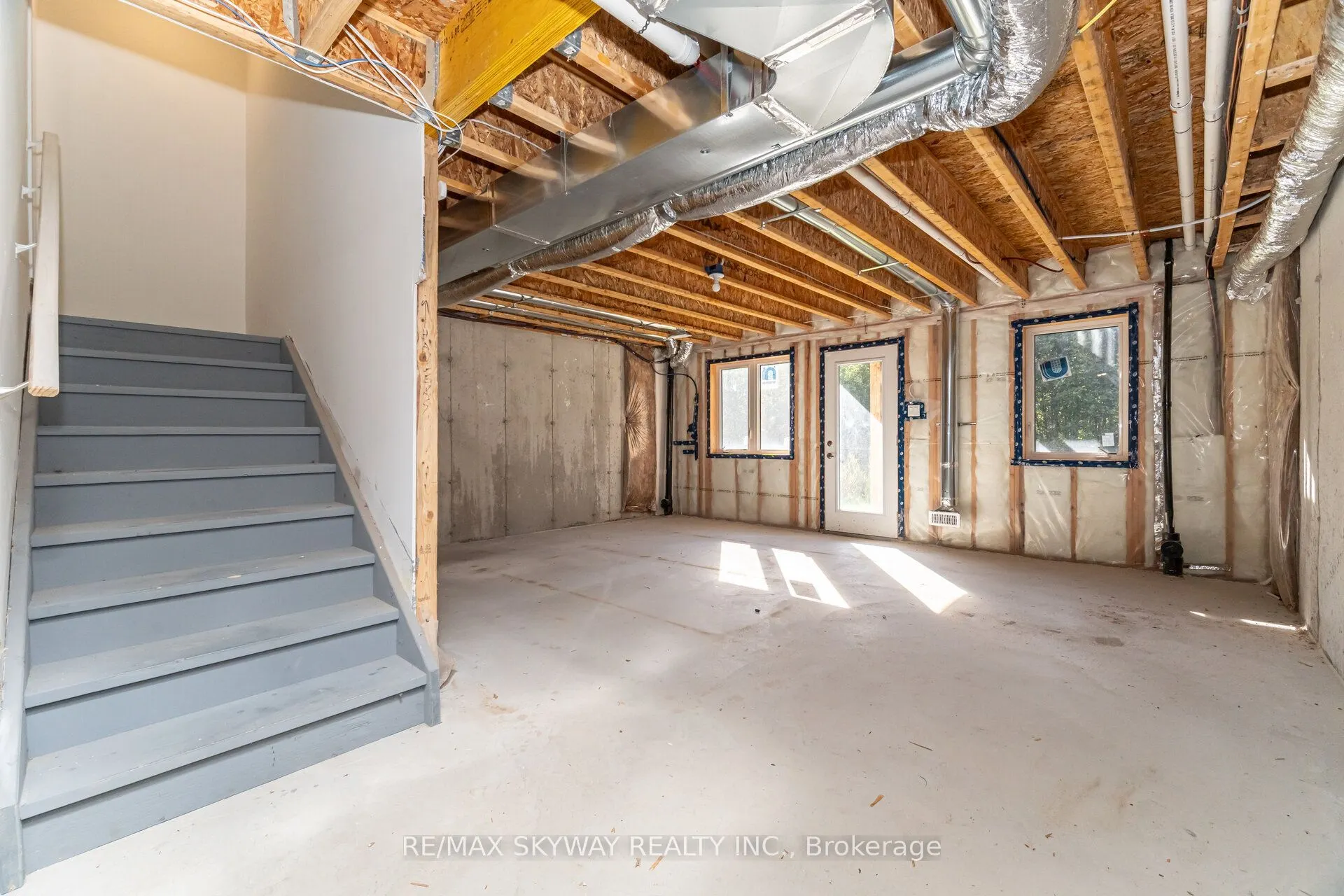 305 Garner Road W, #102
