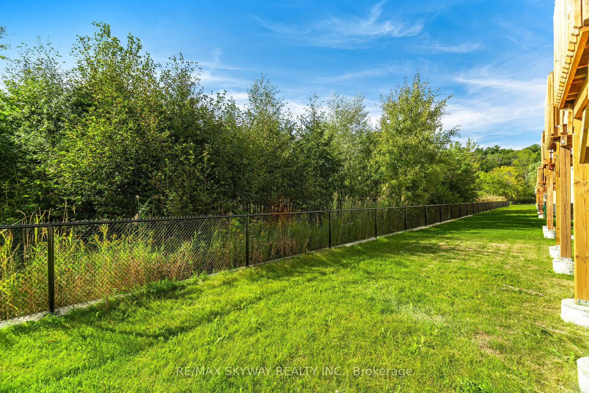 305 Garner Road W, #102