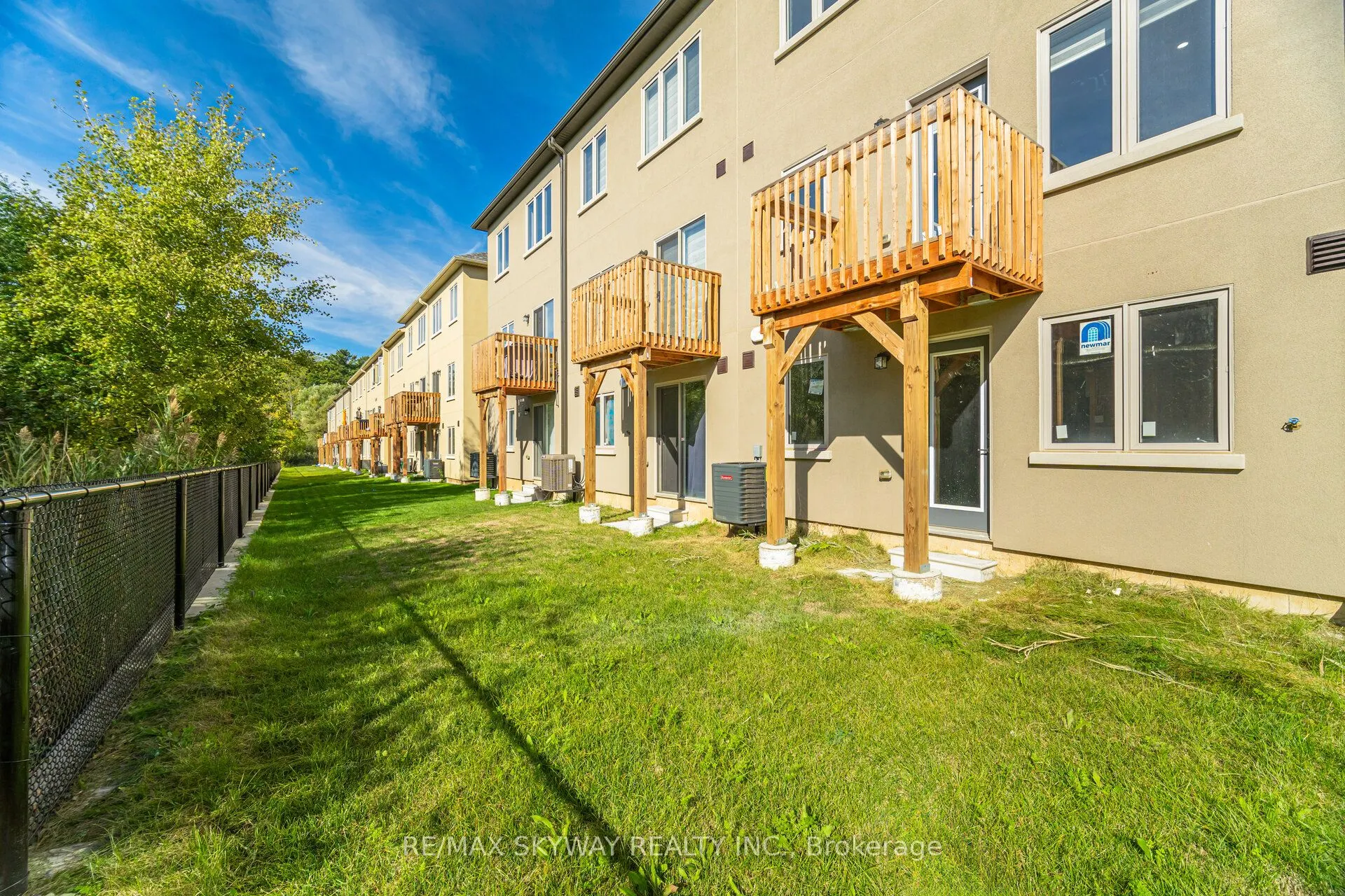 305 Garner Road W, #102