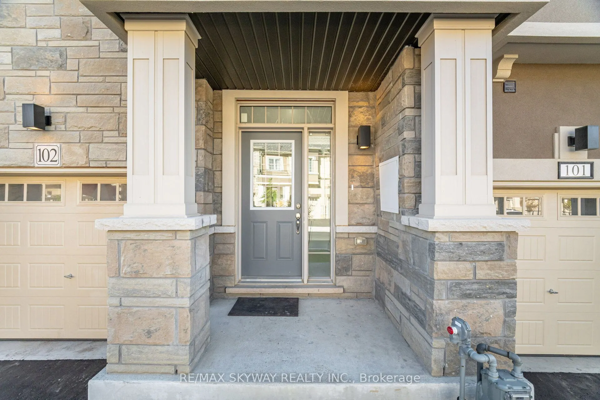 305 Garner Road W, #102