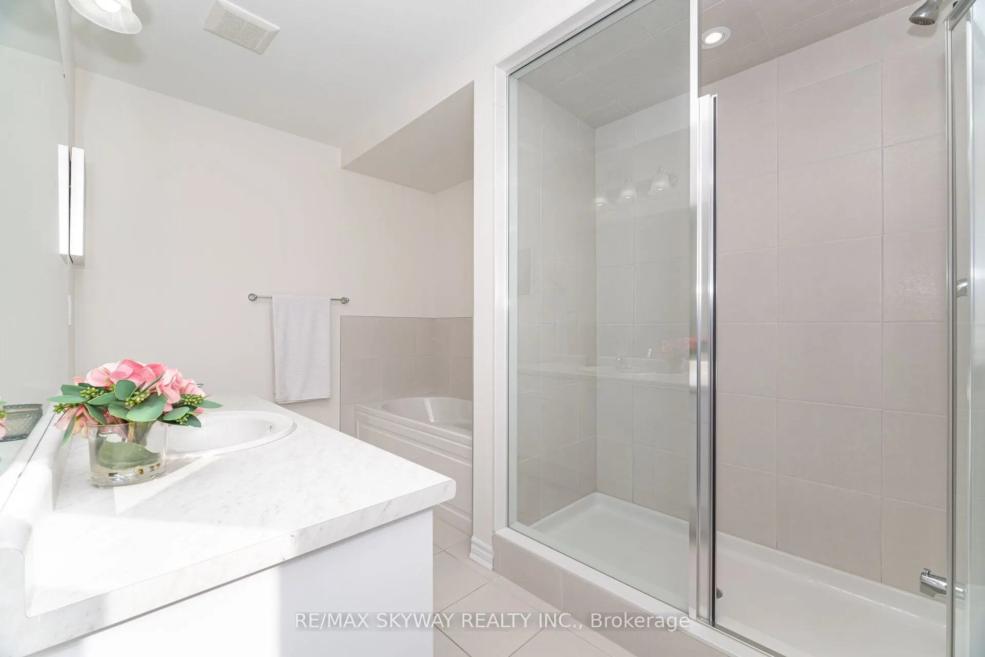 305 Garner Road W, #102