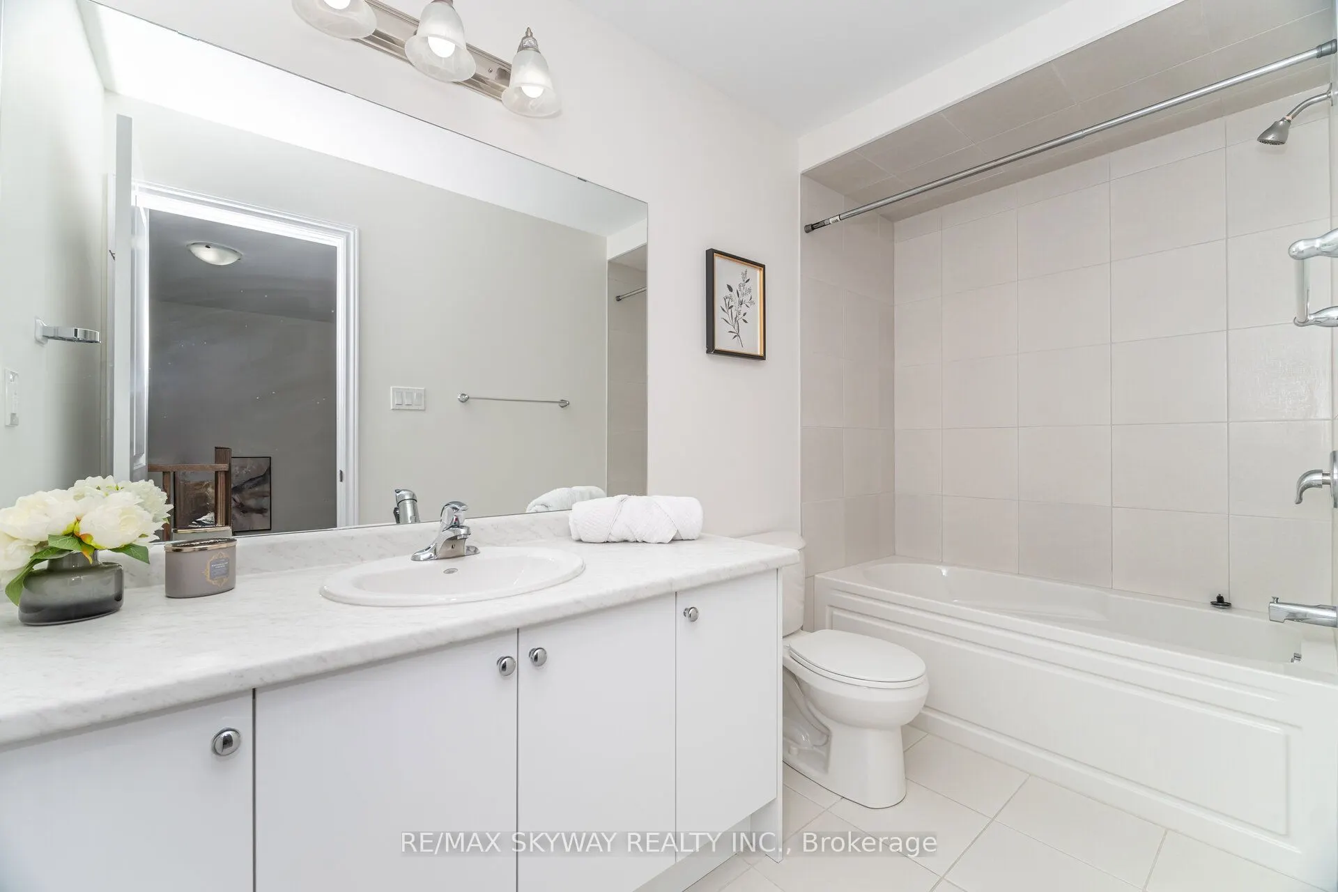 305 Garner Road W, #102