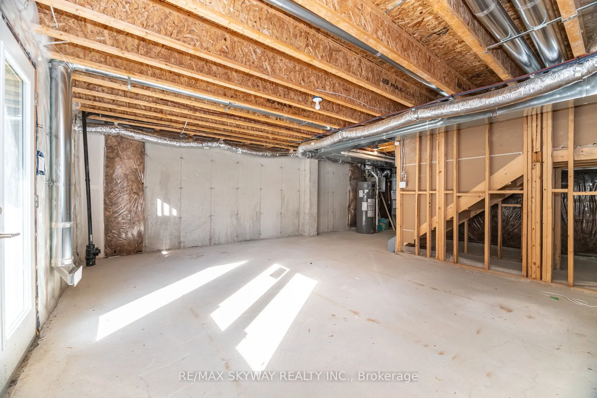 305 Garner Road W, #102
