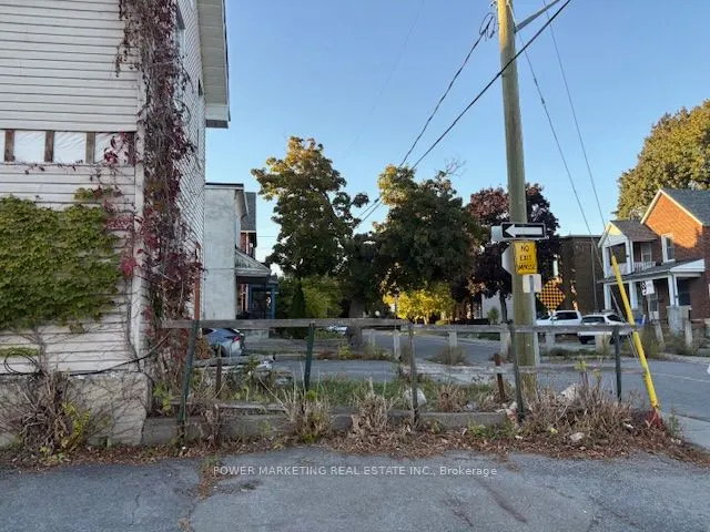 566 BAY Street