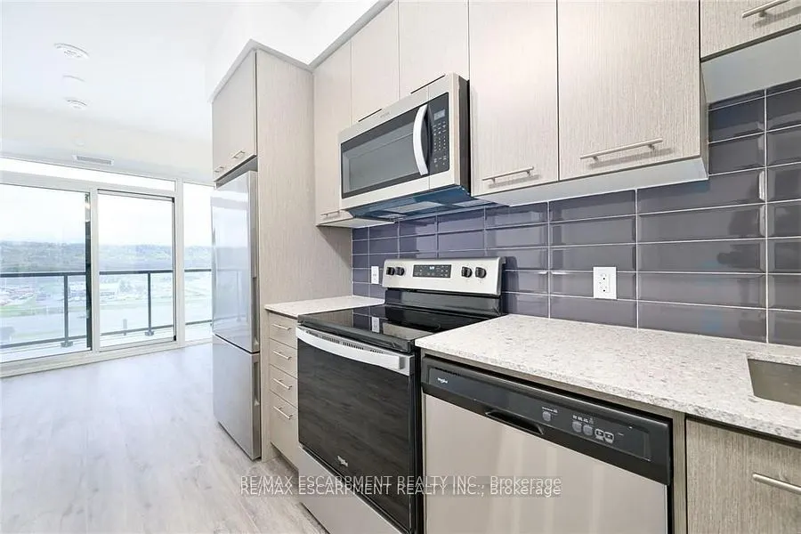 385 Winston Road, #812