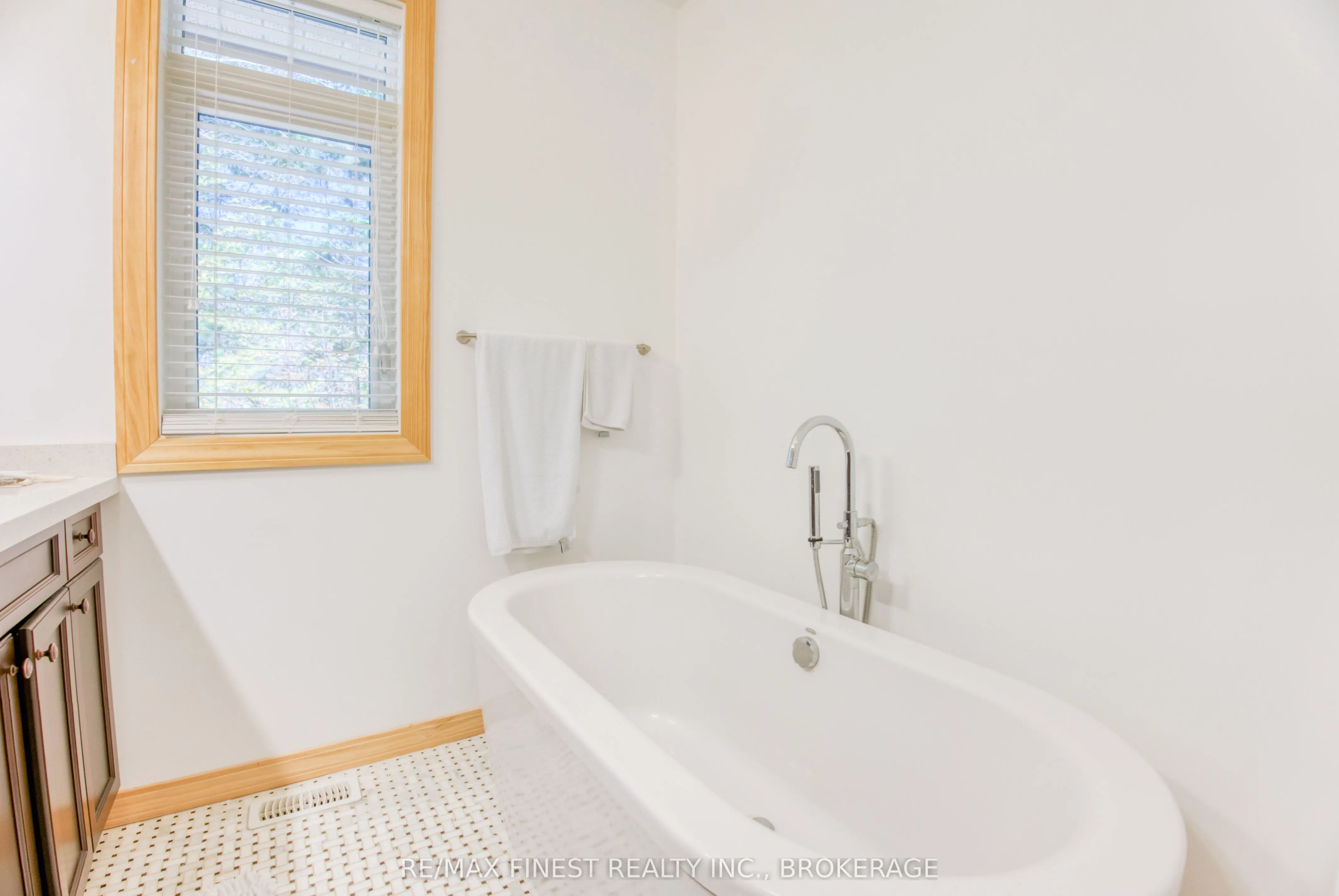 1102B Bebris Road