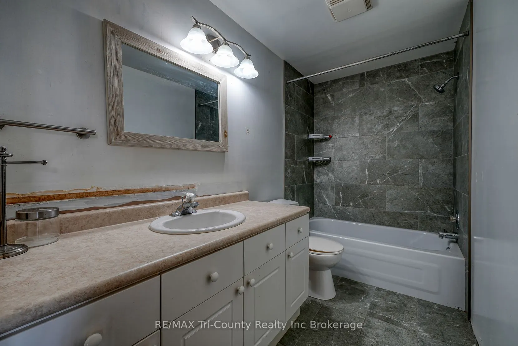 15 Devonshire Avenue, #7