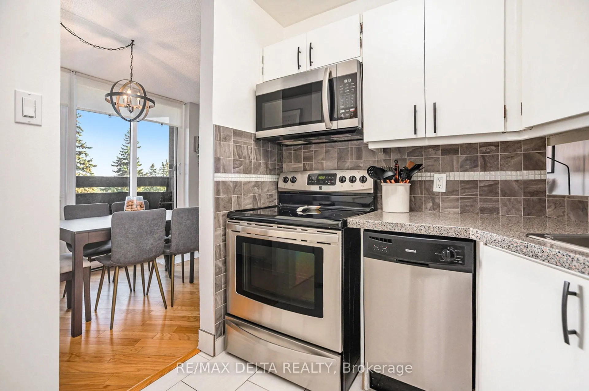 2020 Jasmine Crescent, #513
