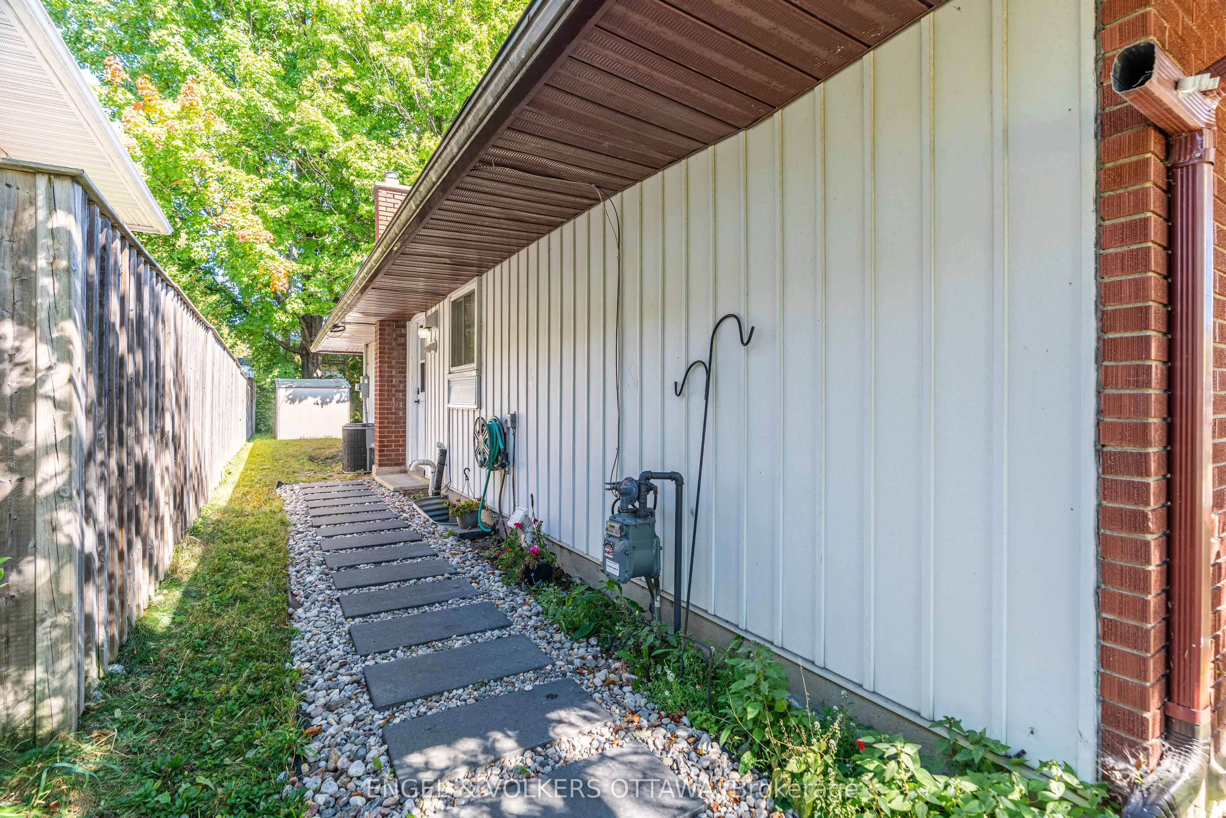 3001 Rankin Street