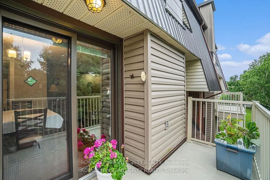 6 Sweetbriar Circle