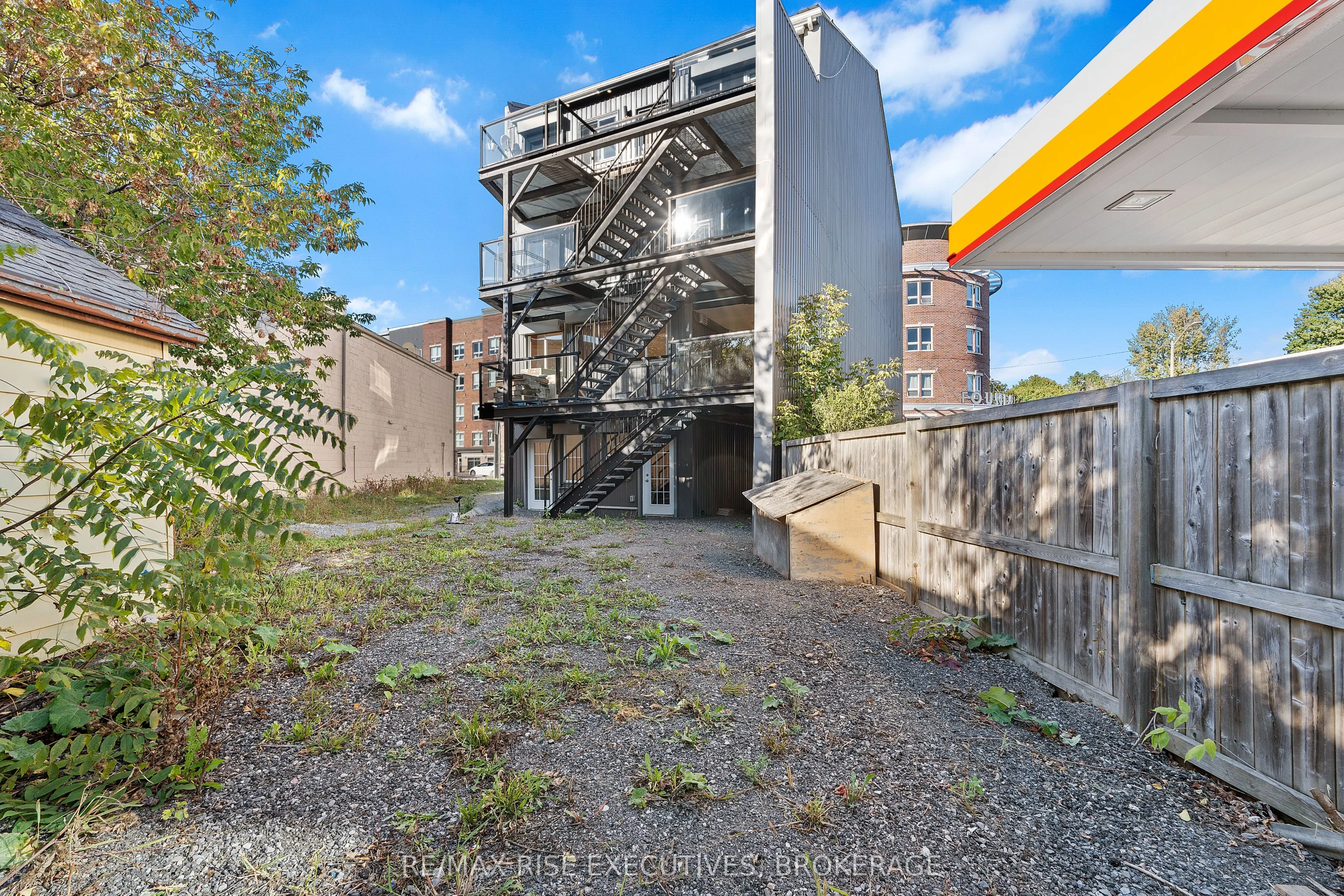 682 Princess Street