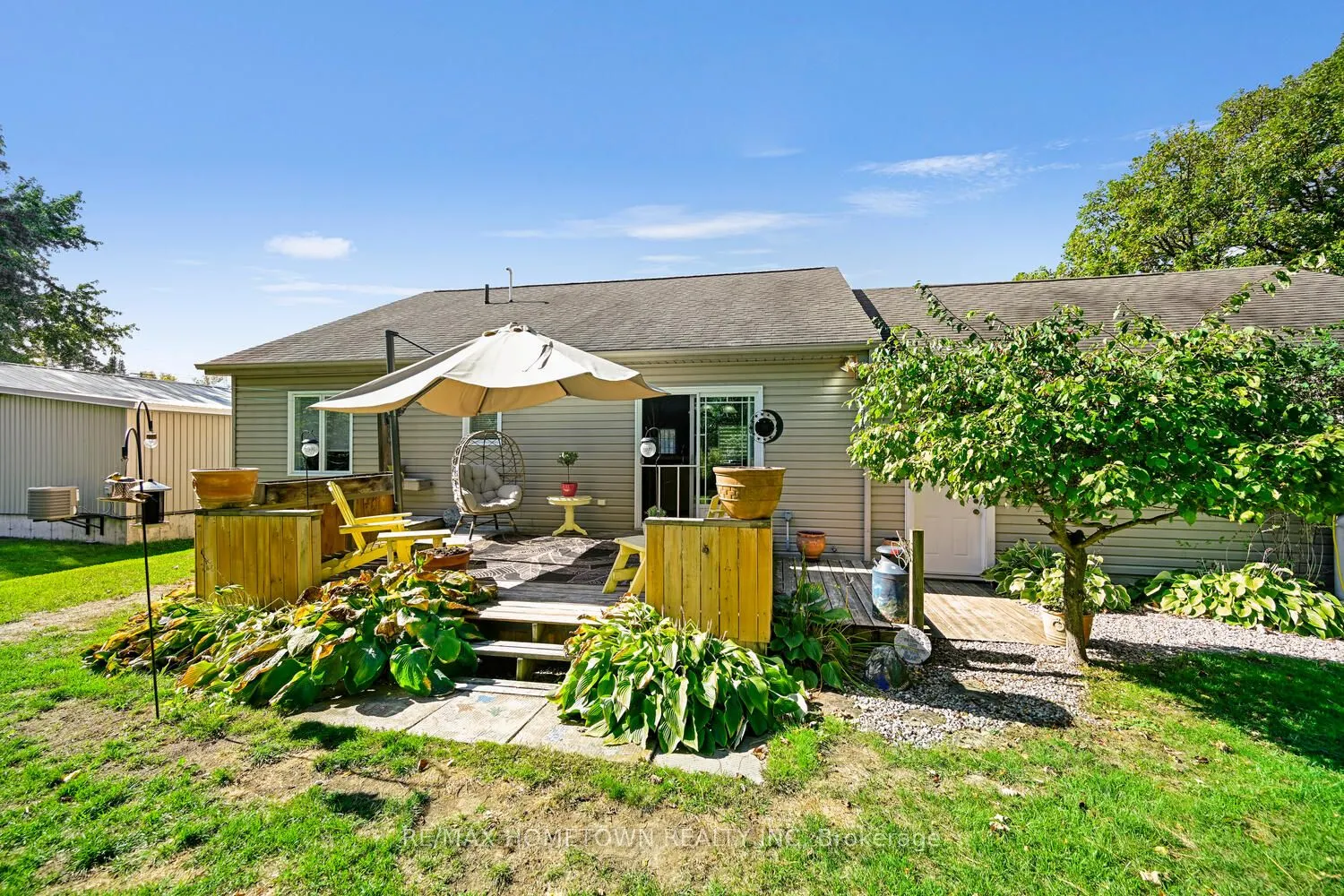 8121 Main Street