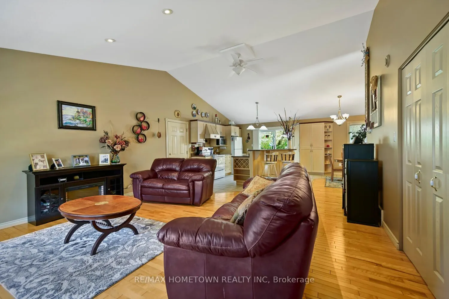 8121 Main Street