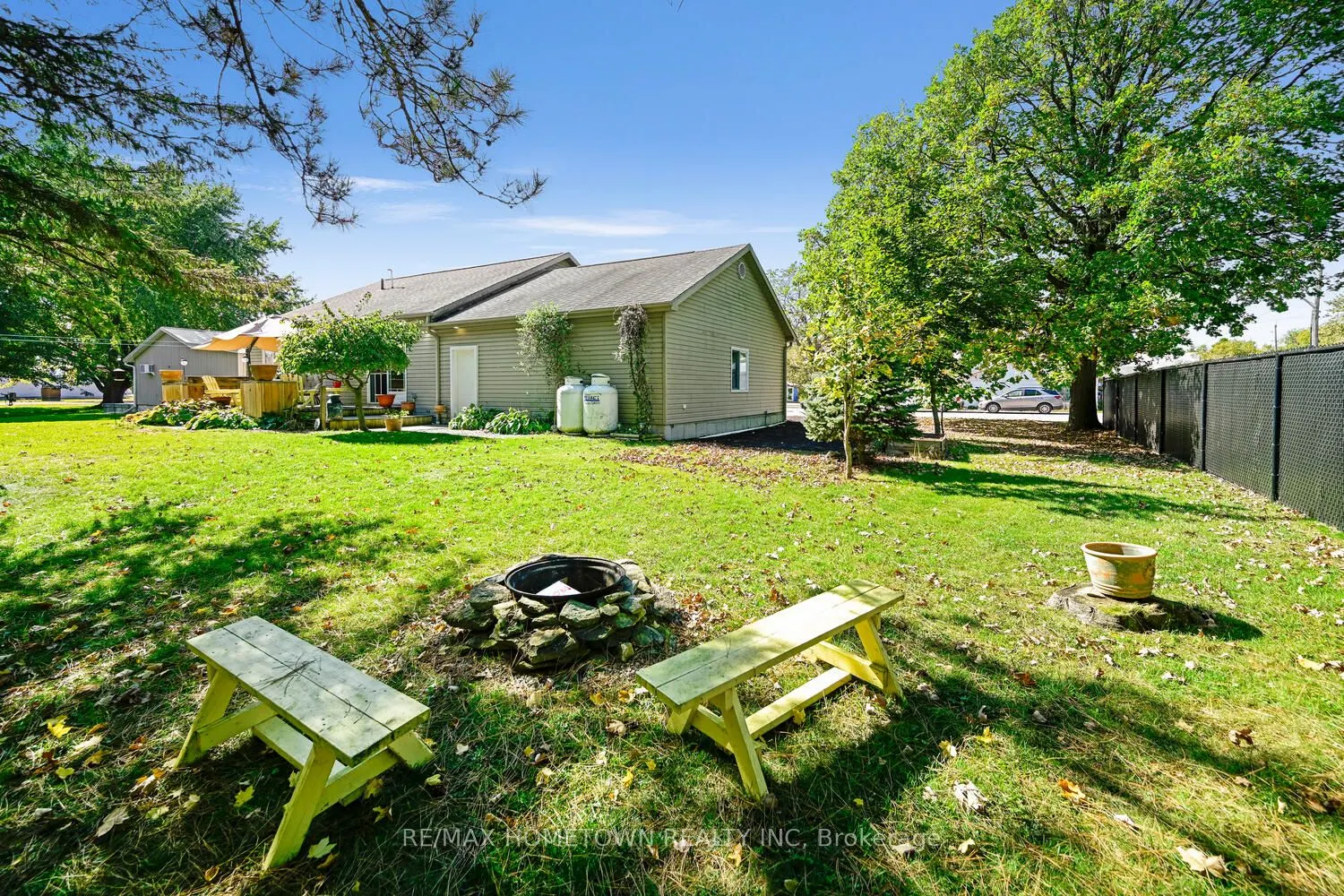 8121 Main Street