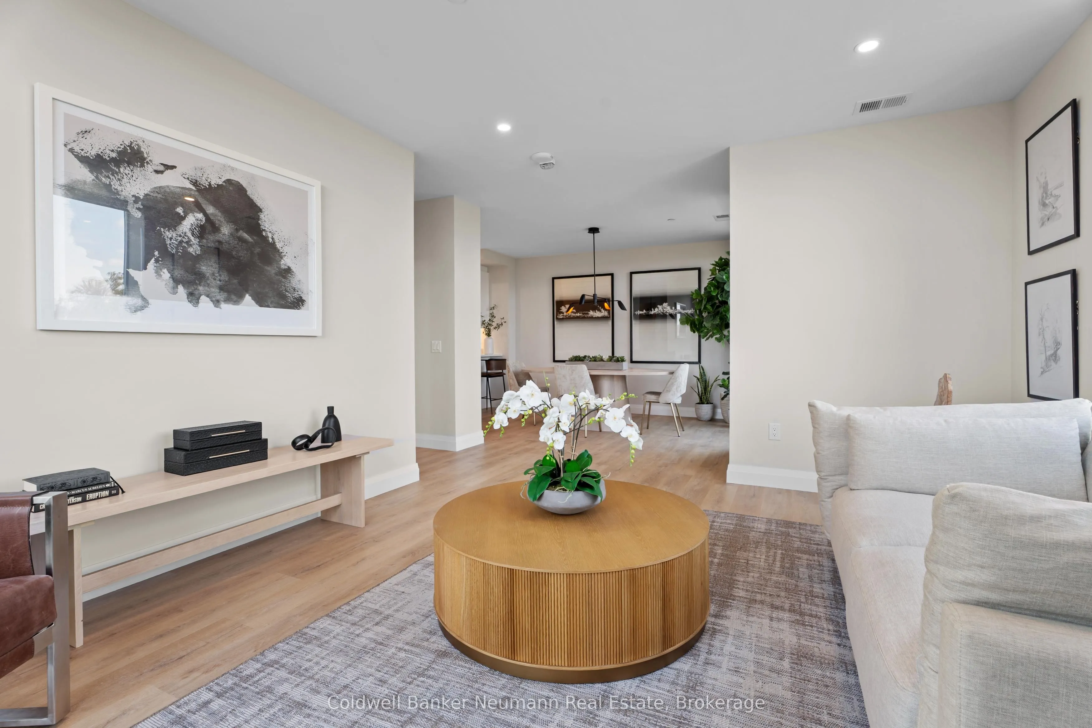 1882 Gordon Street, #209