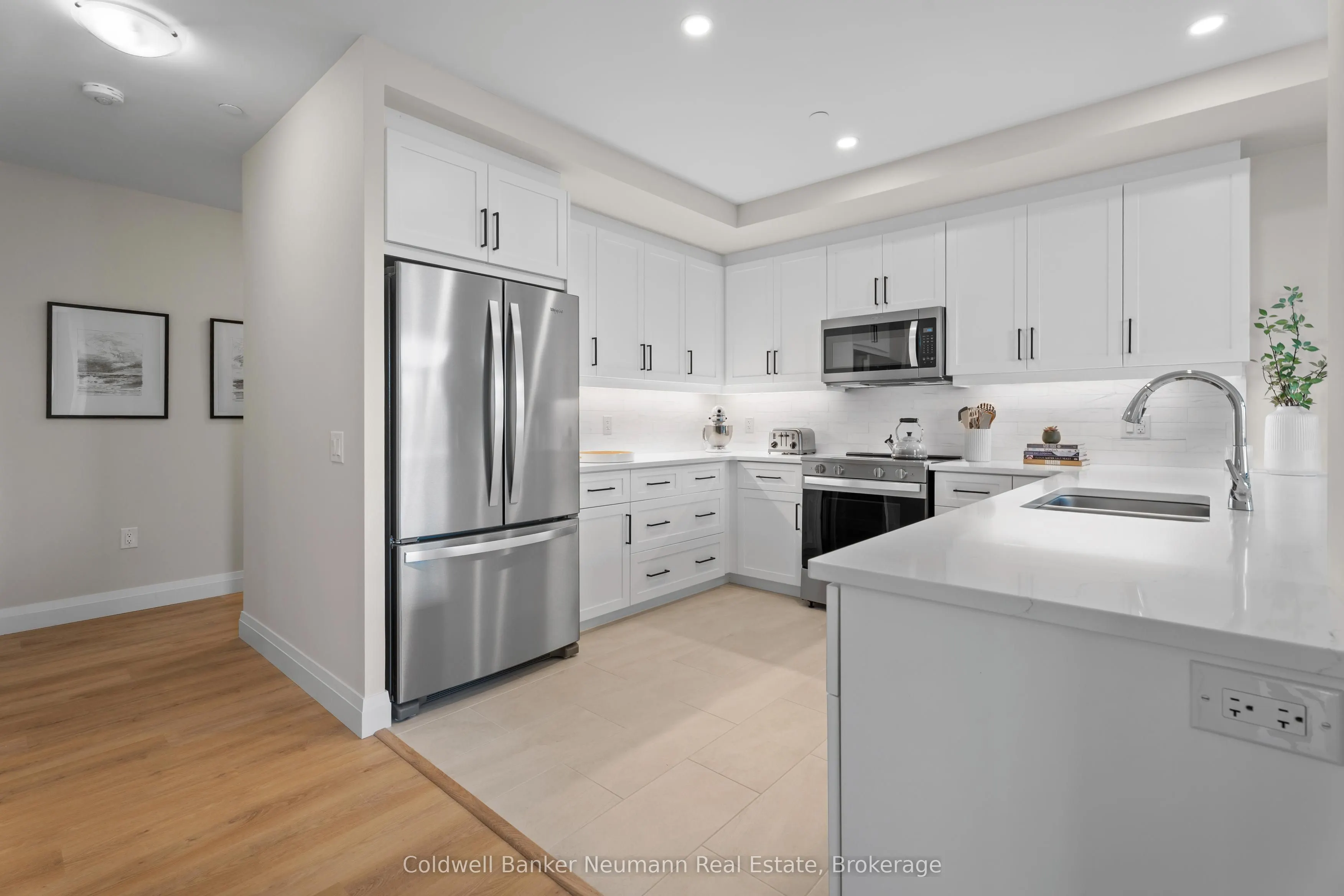 1882 Gordon Street, #209
