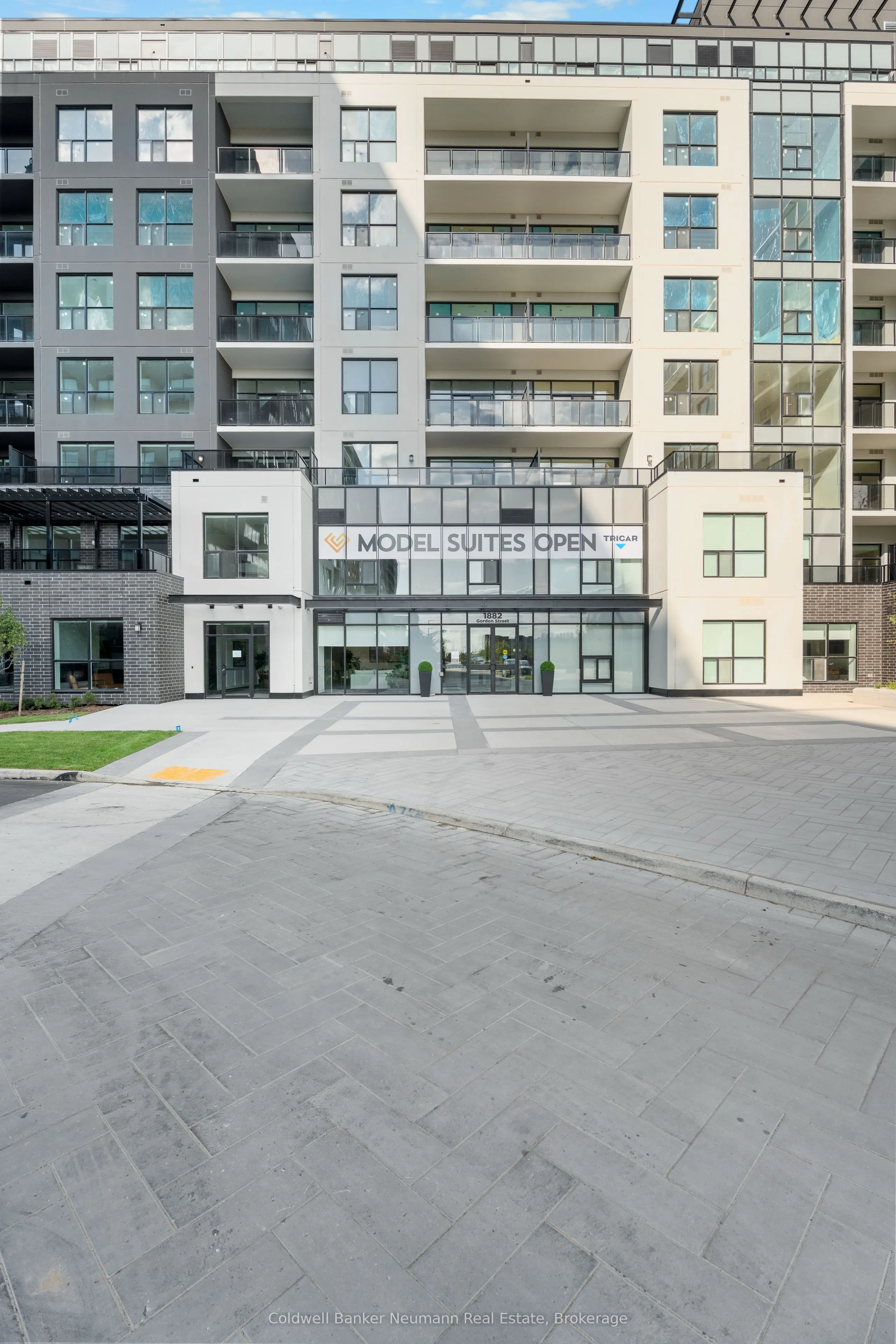 1882 Gordon Street, #209