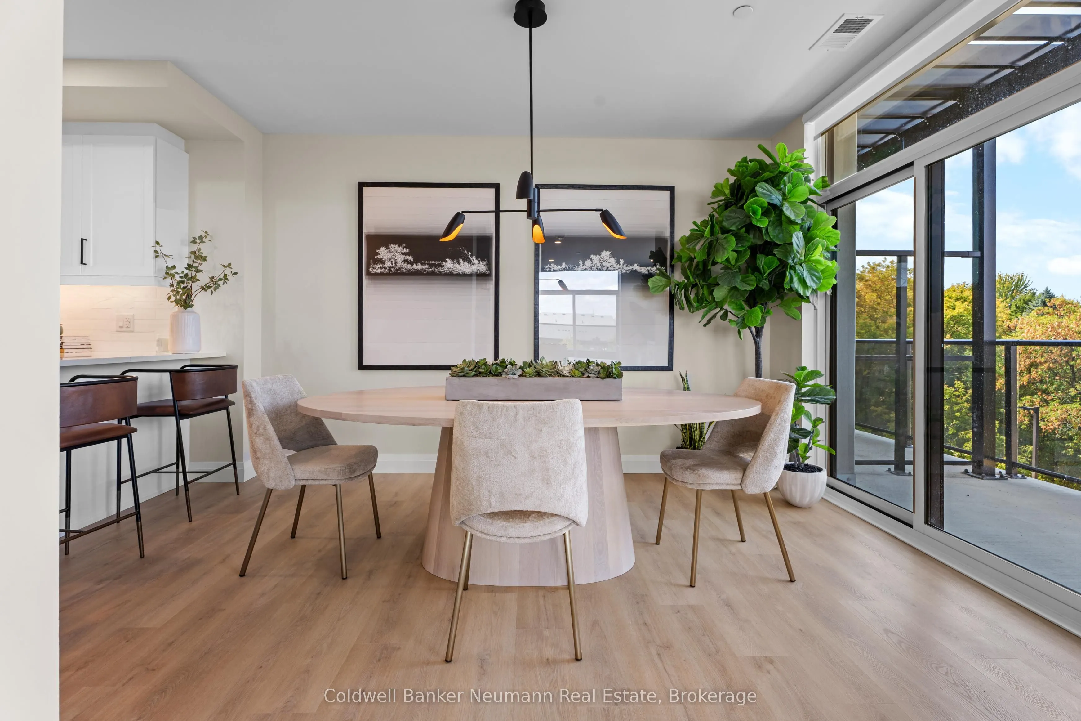 1882 Gordon Street, #209