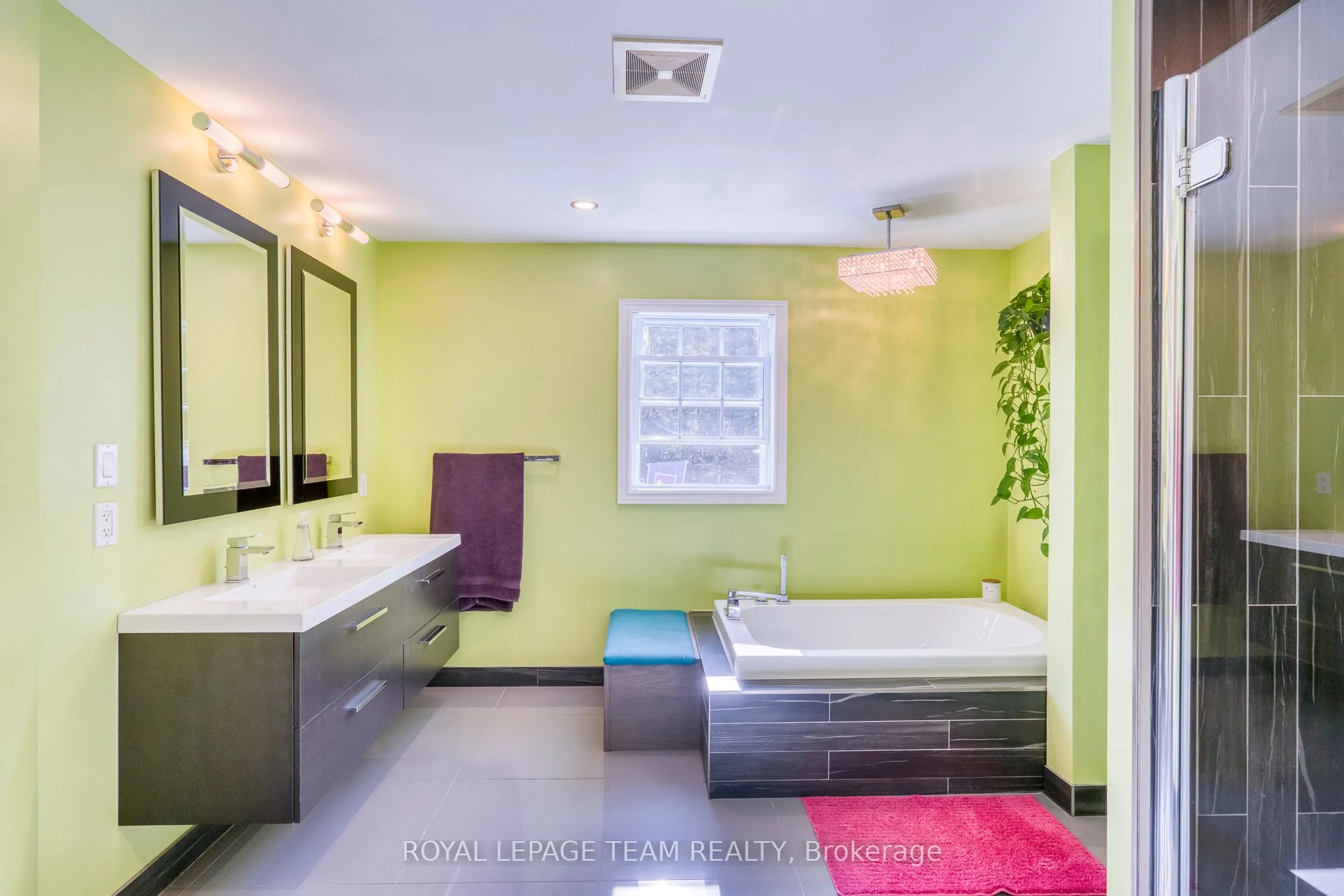 2819 Lanark 8c Concession
