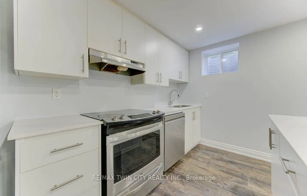 231 Grovehill Crescent