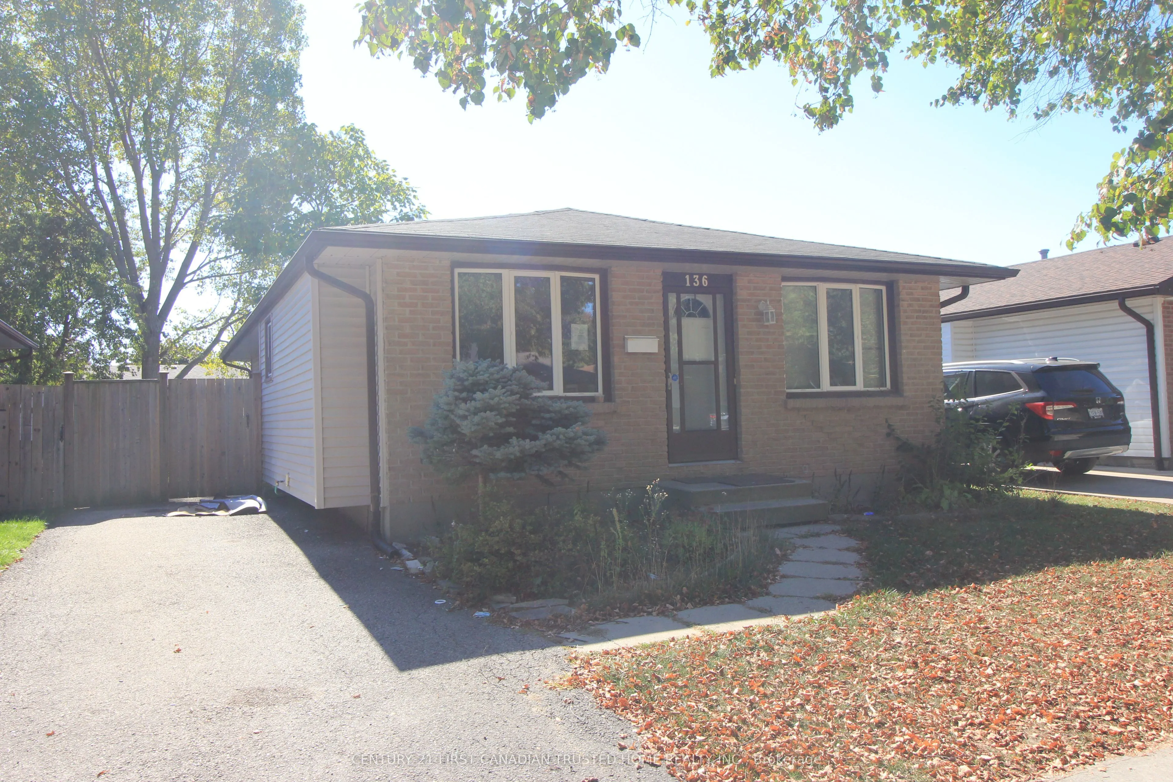 136 Lacey Crescent