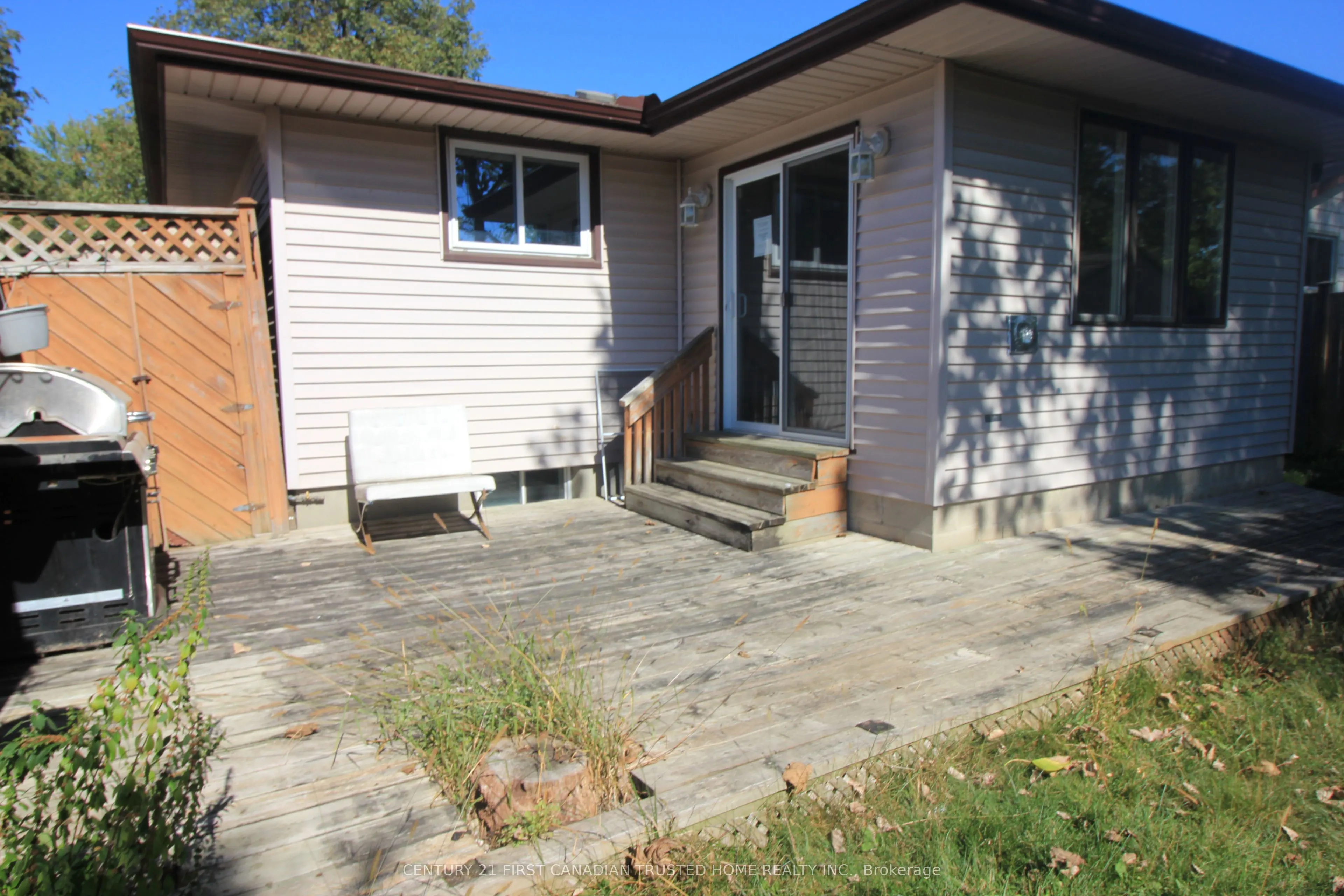 136 Lacey Crescent