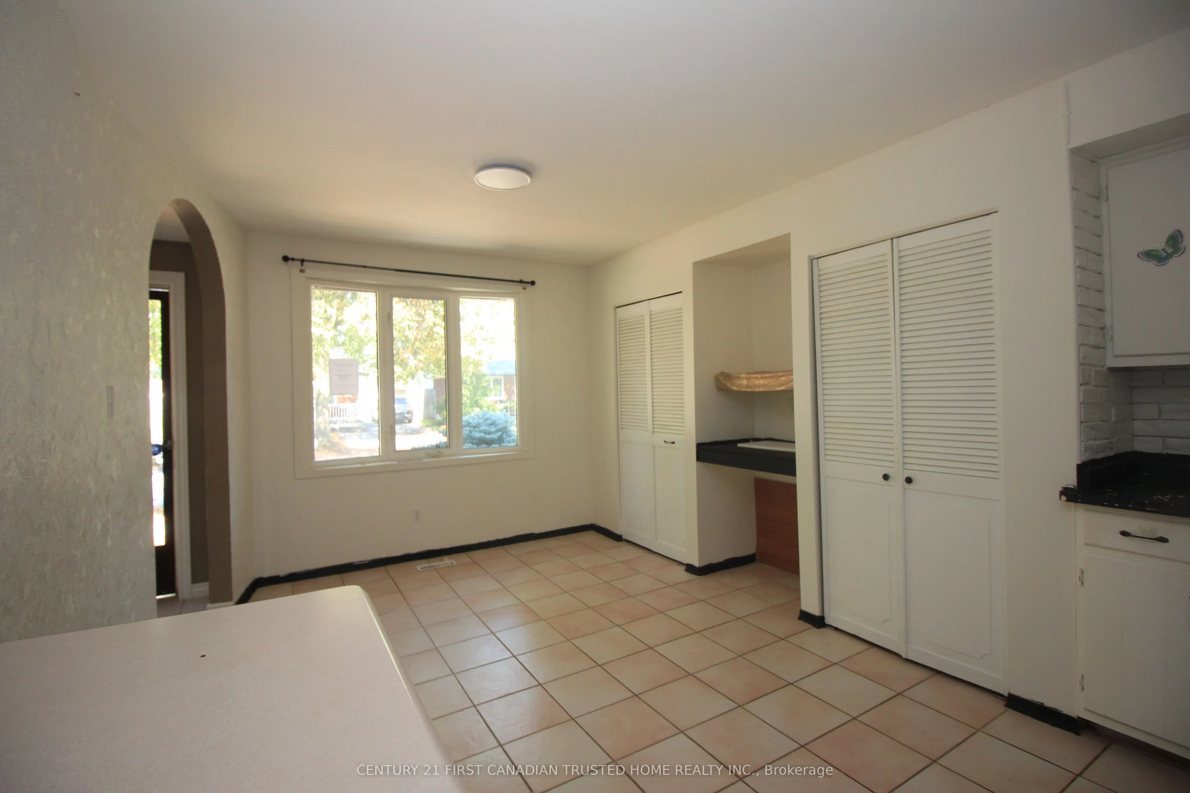 136 Lacey Crescent