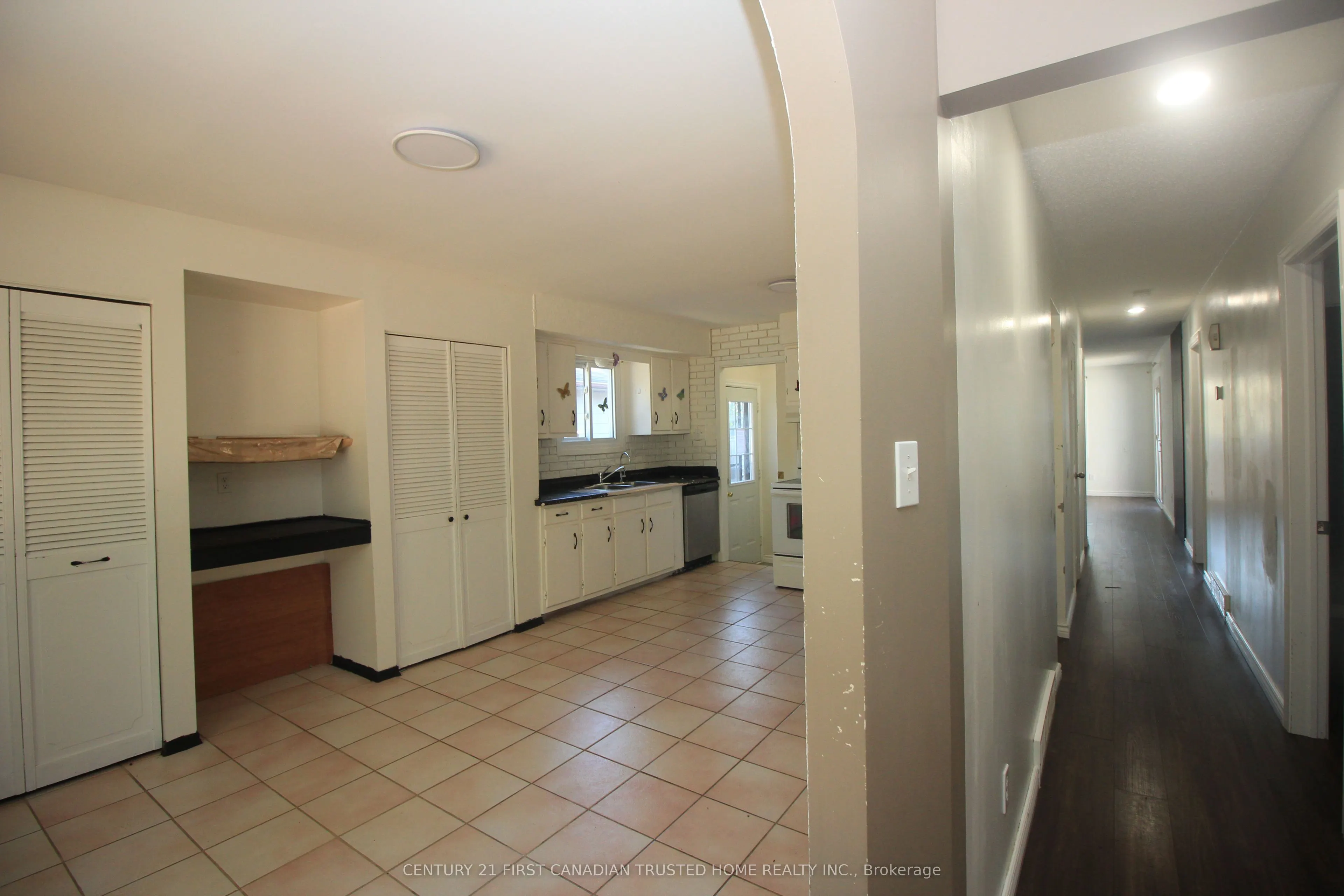 136 Lacey Crescent