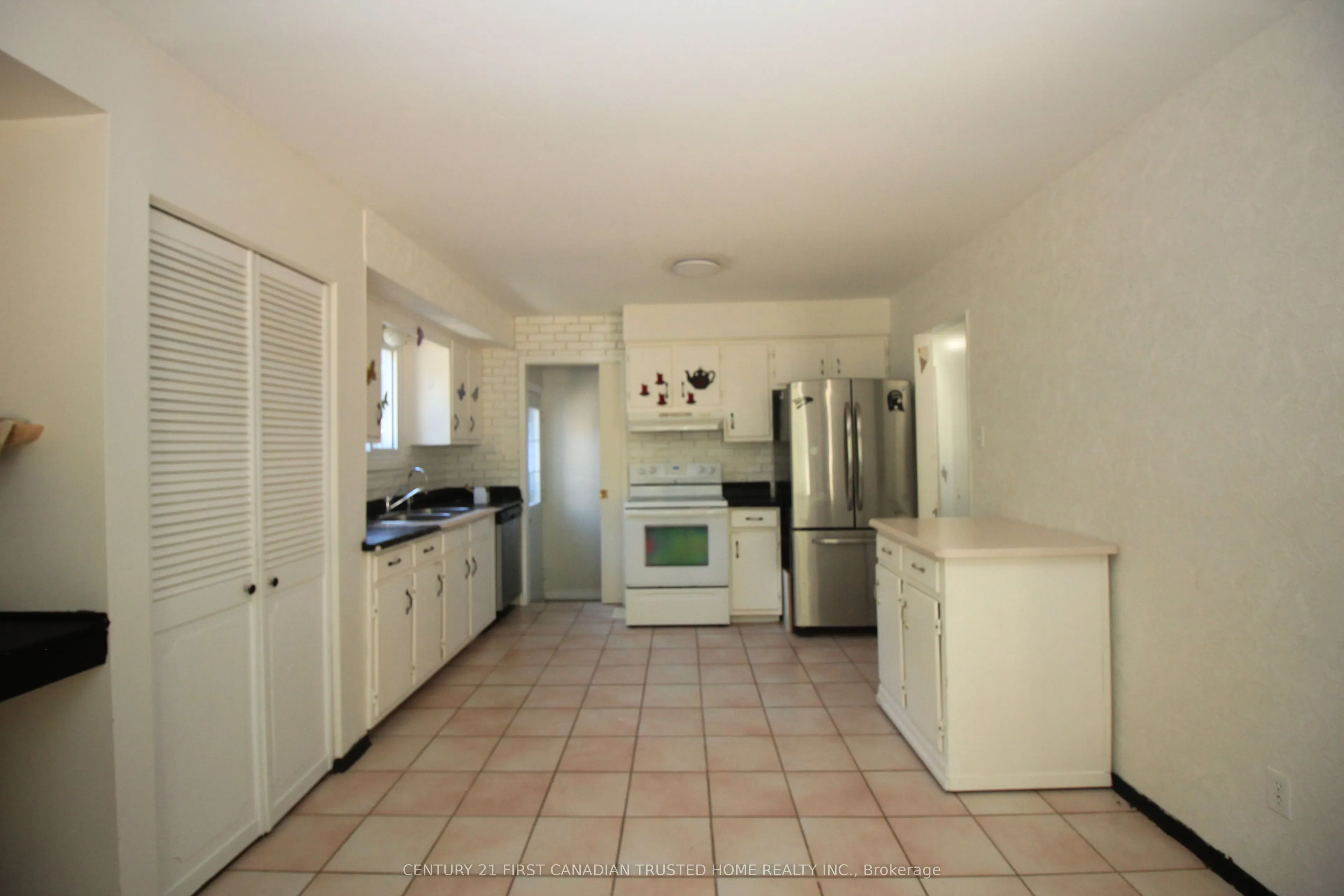 136 Lacey Crescent