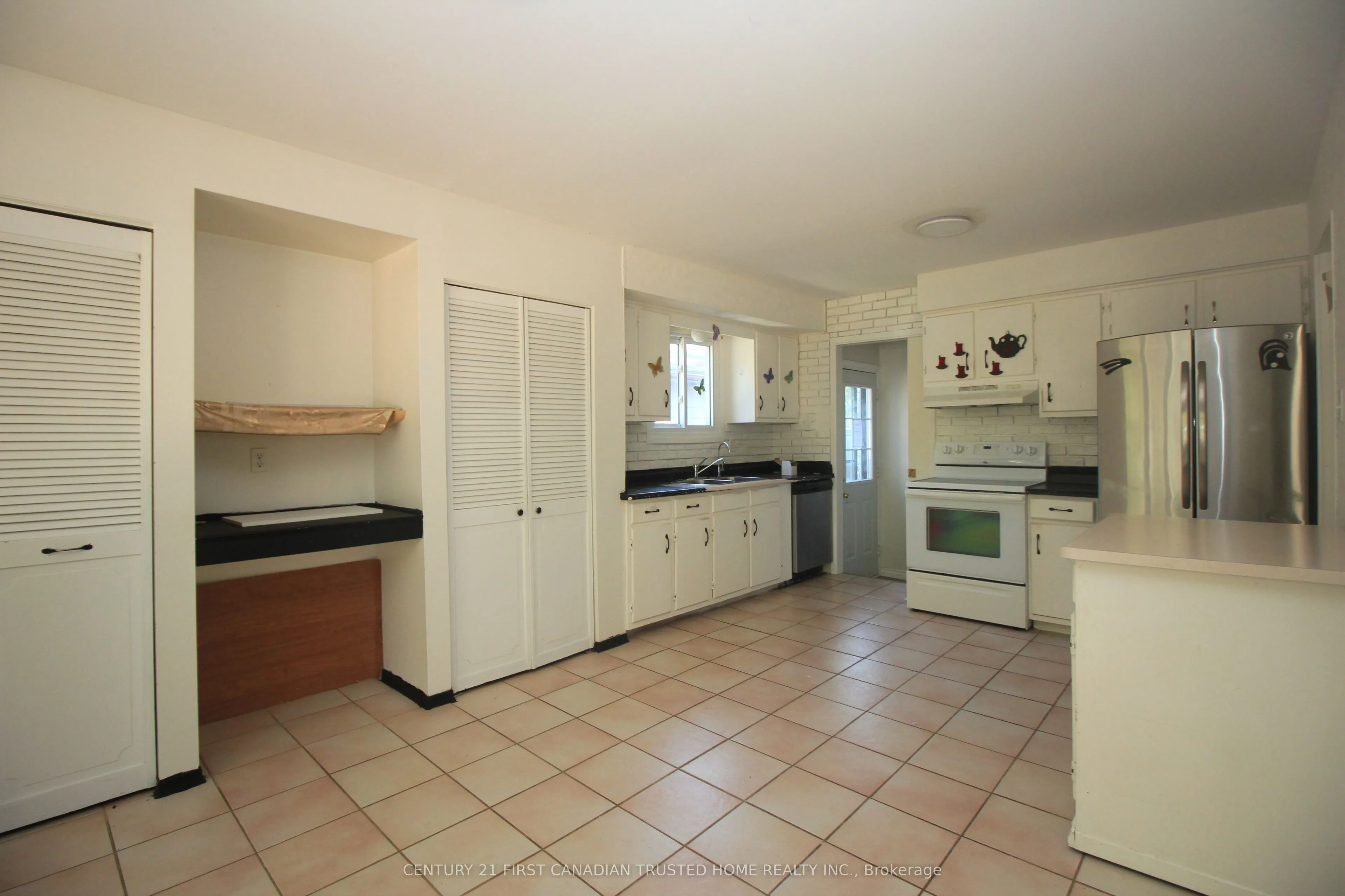 136 Lacey Crescent