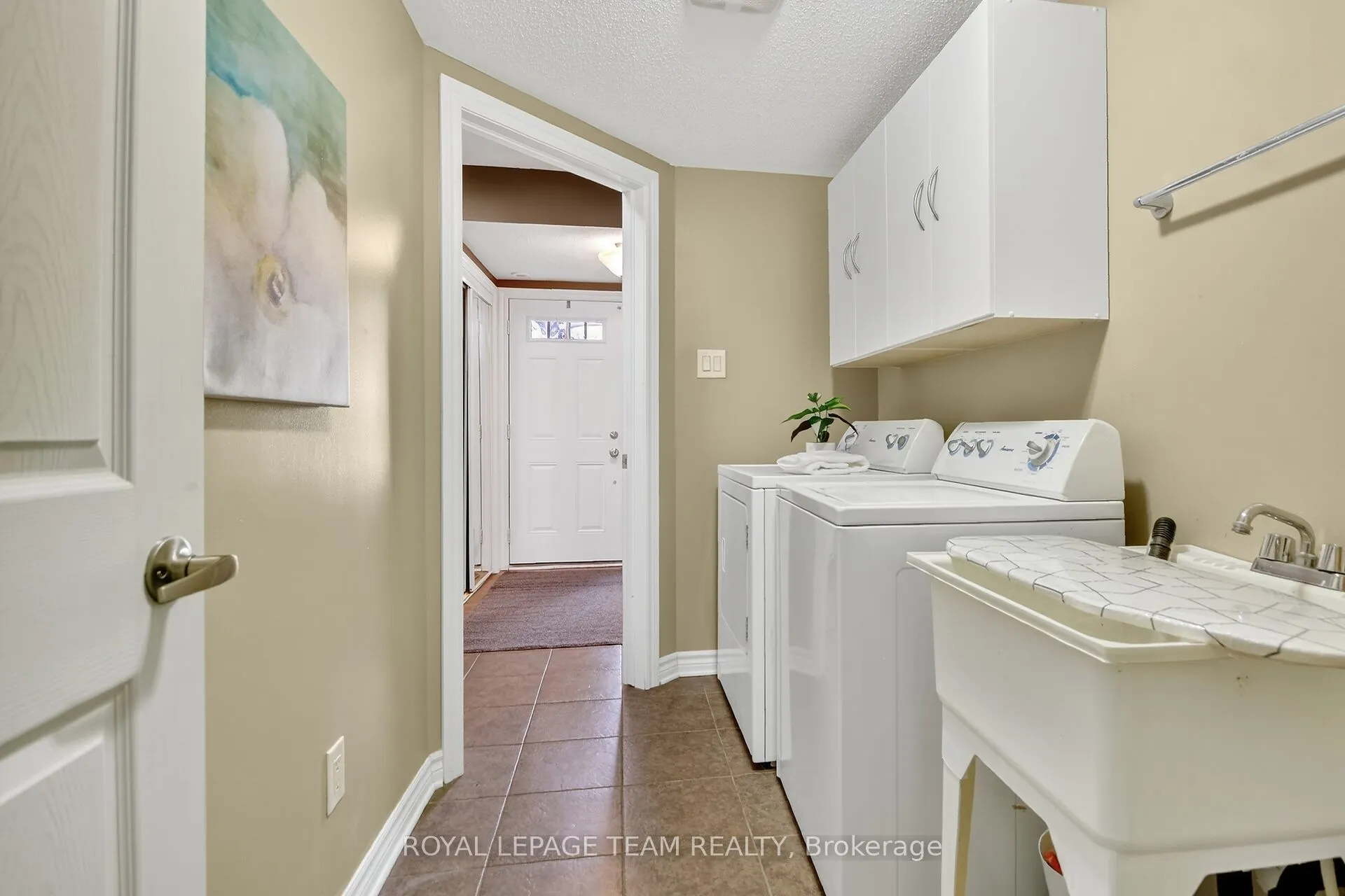 277 Aquilo Crescent