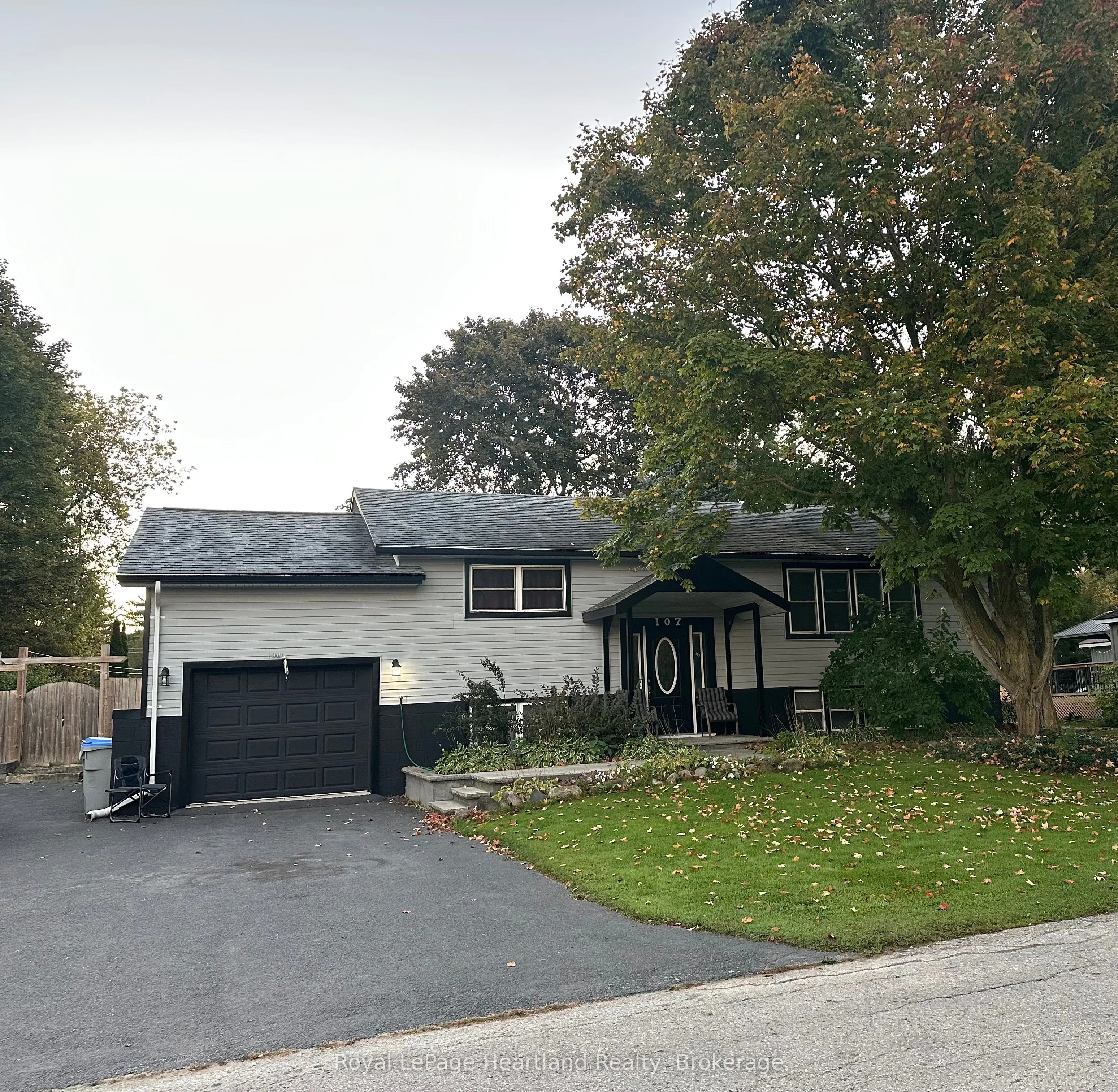 107 Erie Street S