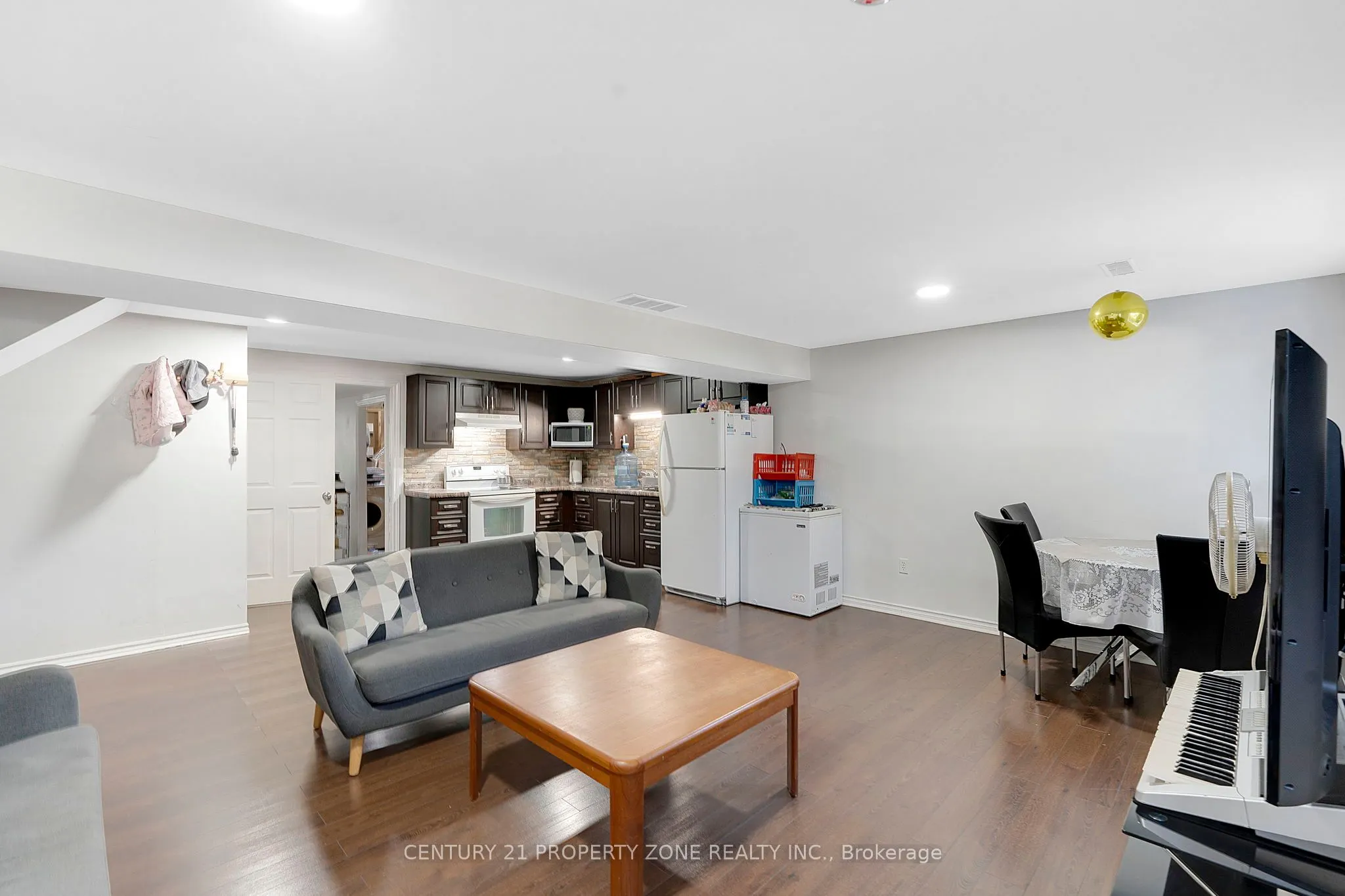 39 Southview Crescent